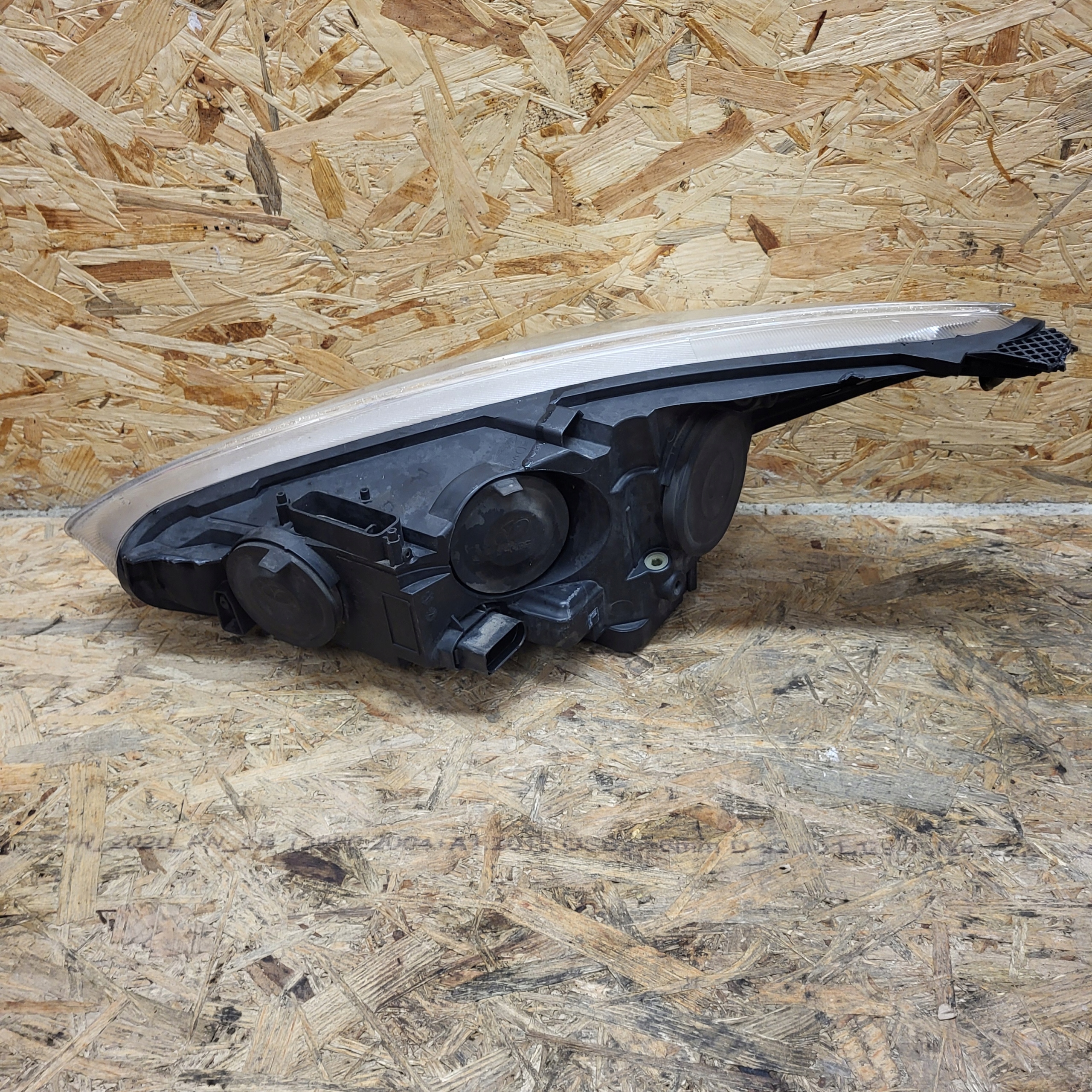 FORD FOCUS MK3 15-18R LIFT KOMBI HB light right right front