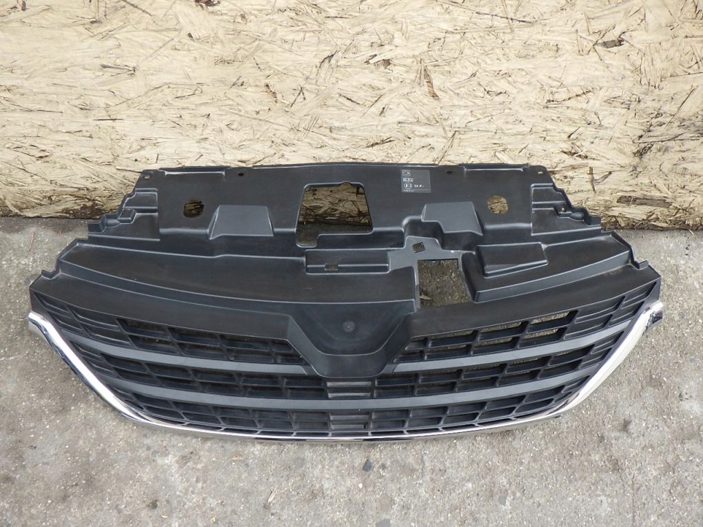 RENAULT TRAFIC III 3 LIFT 19- maska