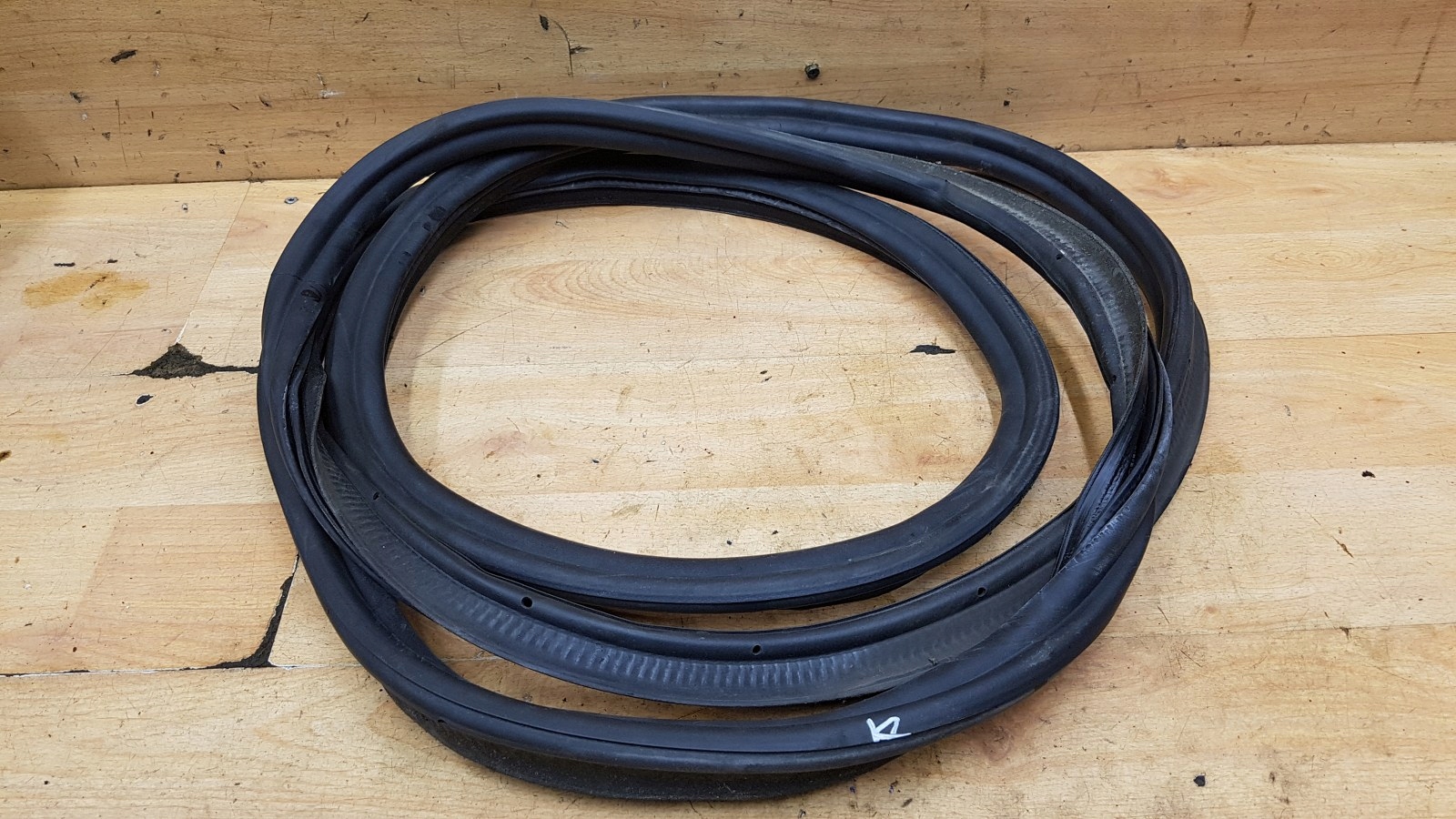 USZCZELKA KLAPY TYŁ BAGAŻNIKA 5TA827705 VW TOURAN II III 5T 20R