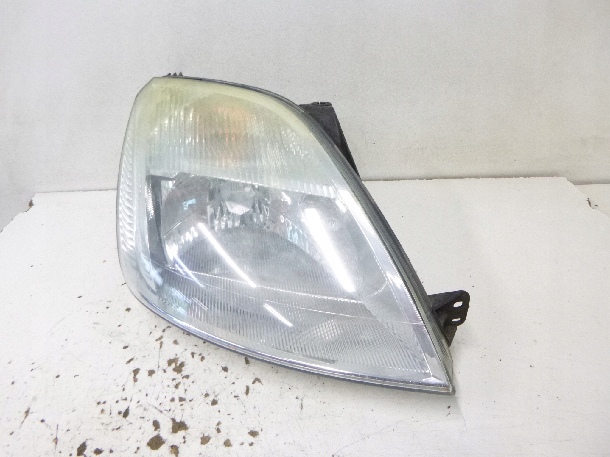 light front right Ford Fiesta V 2004r.