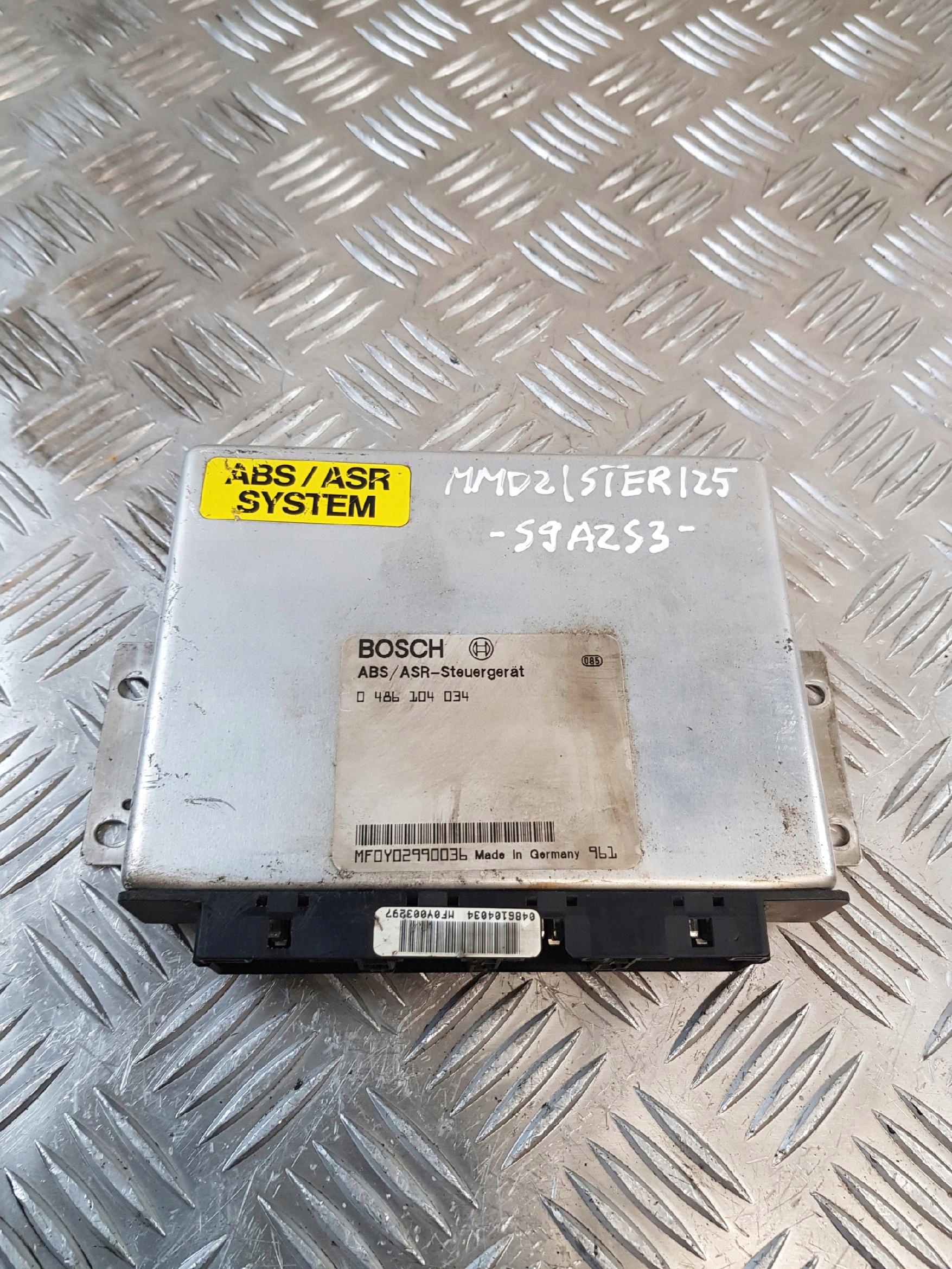 control unit BOSCH ABS/ASR 0486104034 DO AUTOBUSU