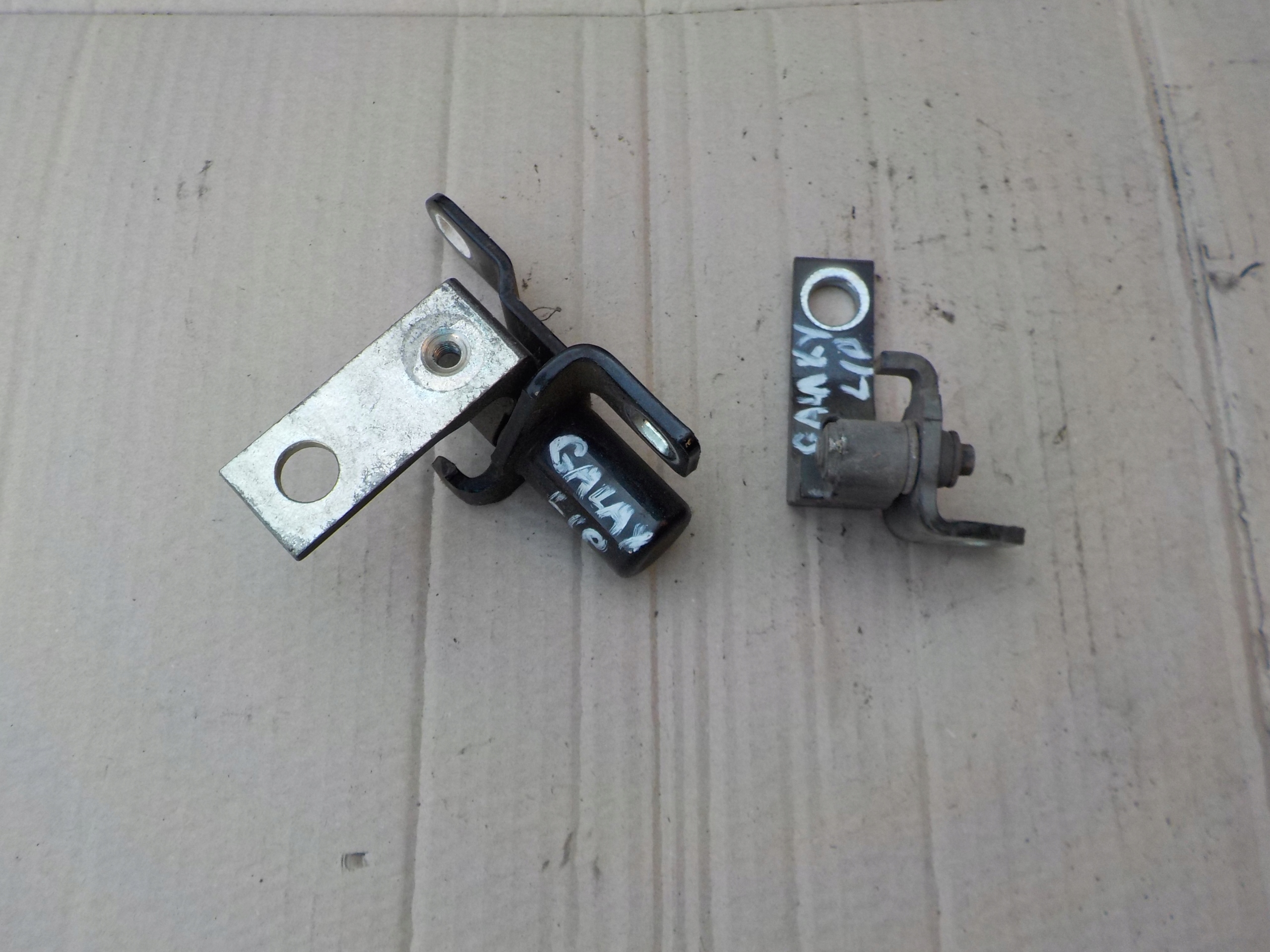 hinge door left front ford galaxy mk2 2008r