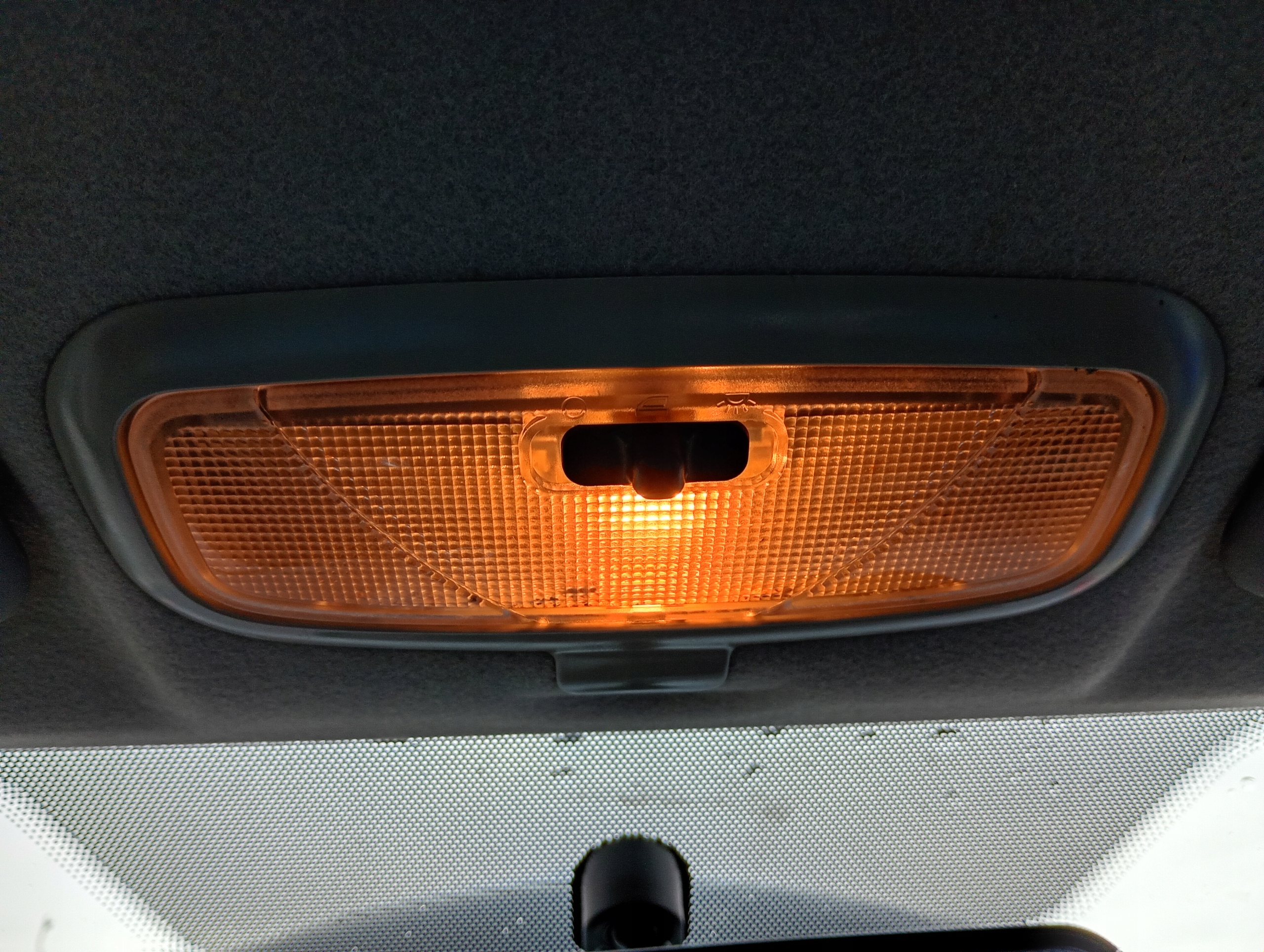 Mazda 2 II 03-07 OSWIETLENIE cabs light inner SUFITOWA