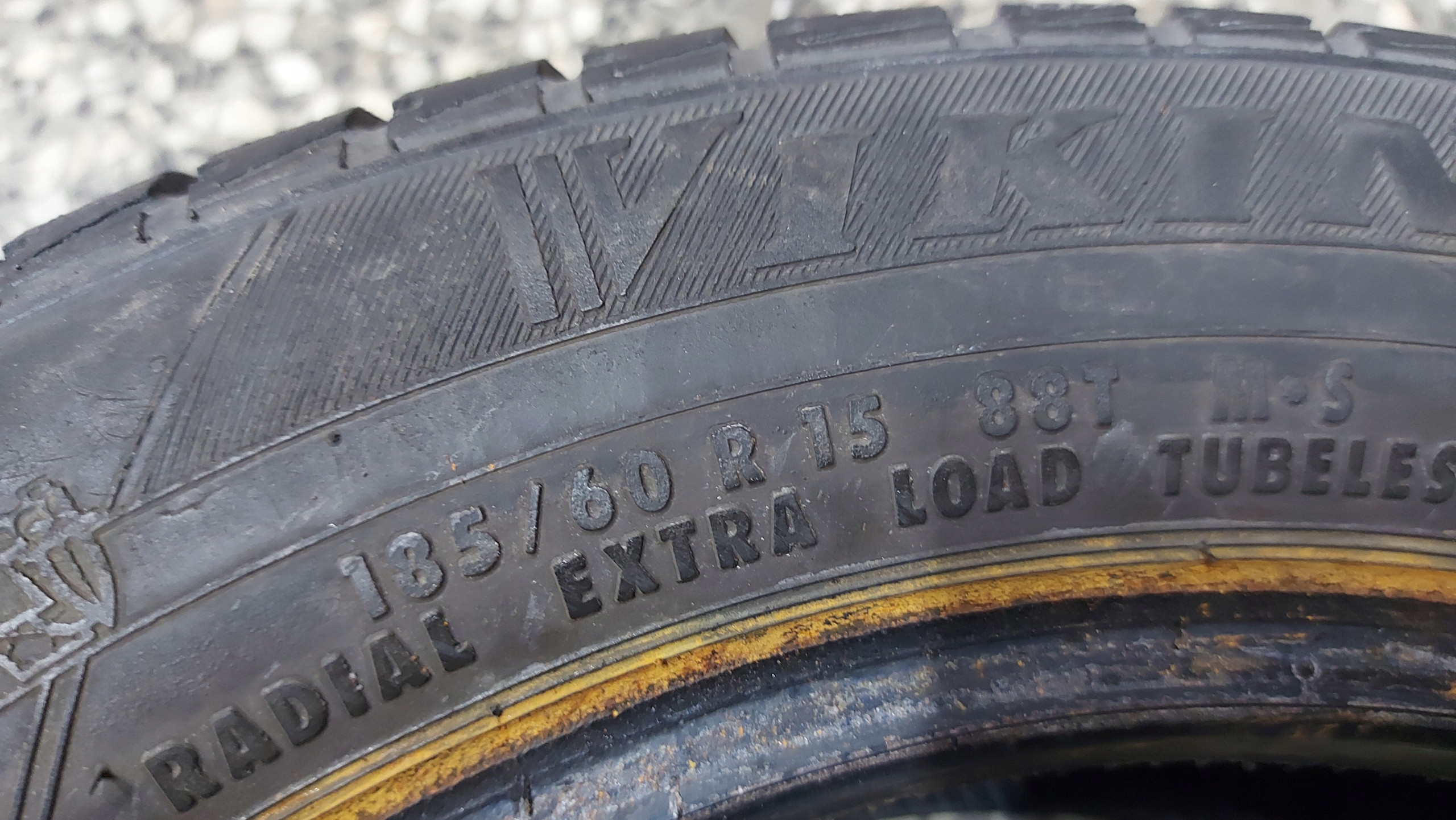 VIKING SNOWTECH 185/60R15 Reifen Winter- 5mm