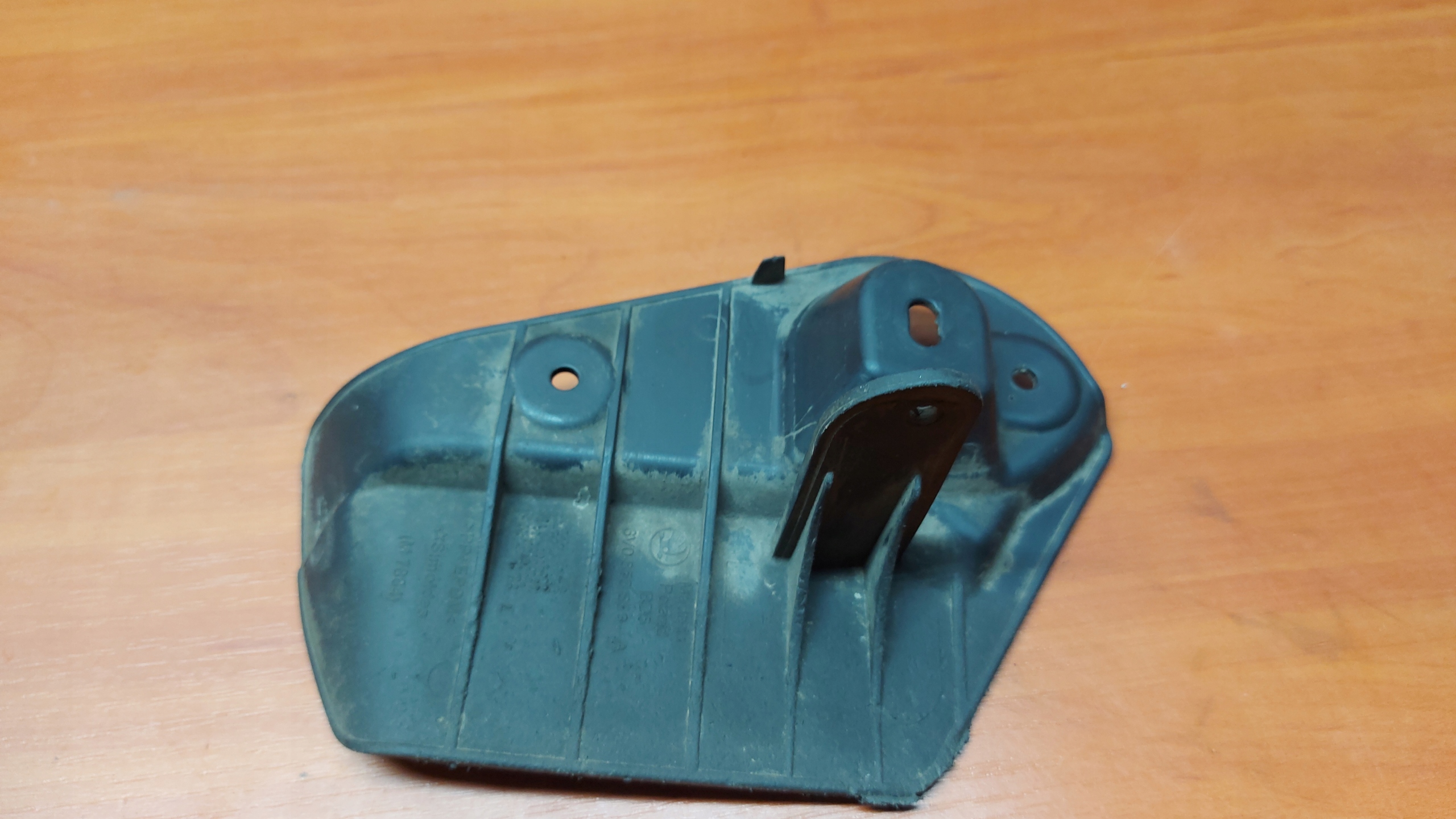 mudguard mudguard flap right rear part SKODA FABIA III