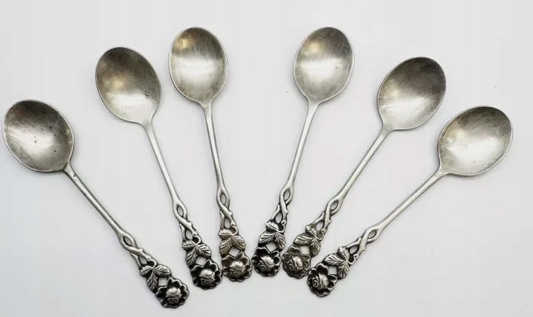 SREBRNE ŁYŻECZKI PR 800 W 67,14 GR