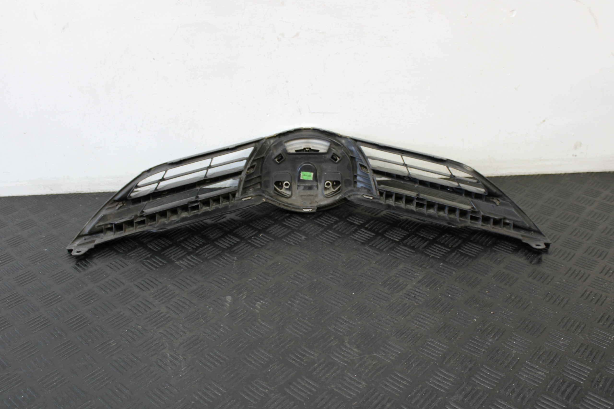 Grille 53114-02260 TOYOTA AURIS II 2 KOMBI