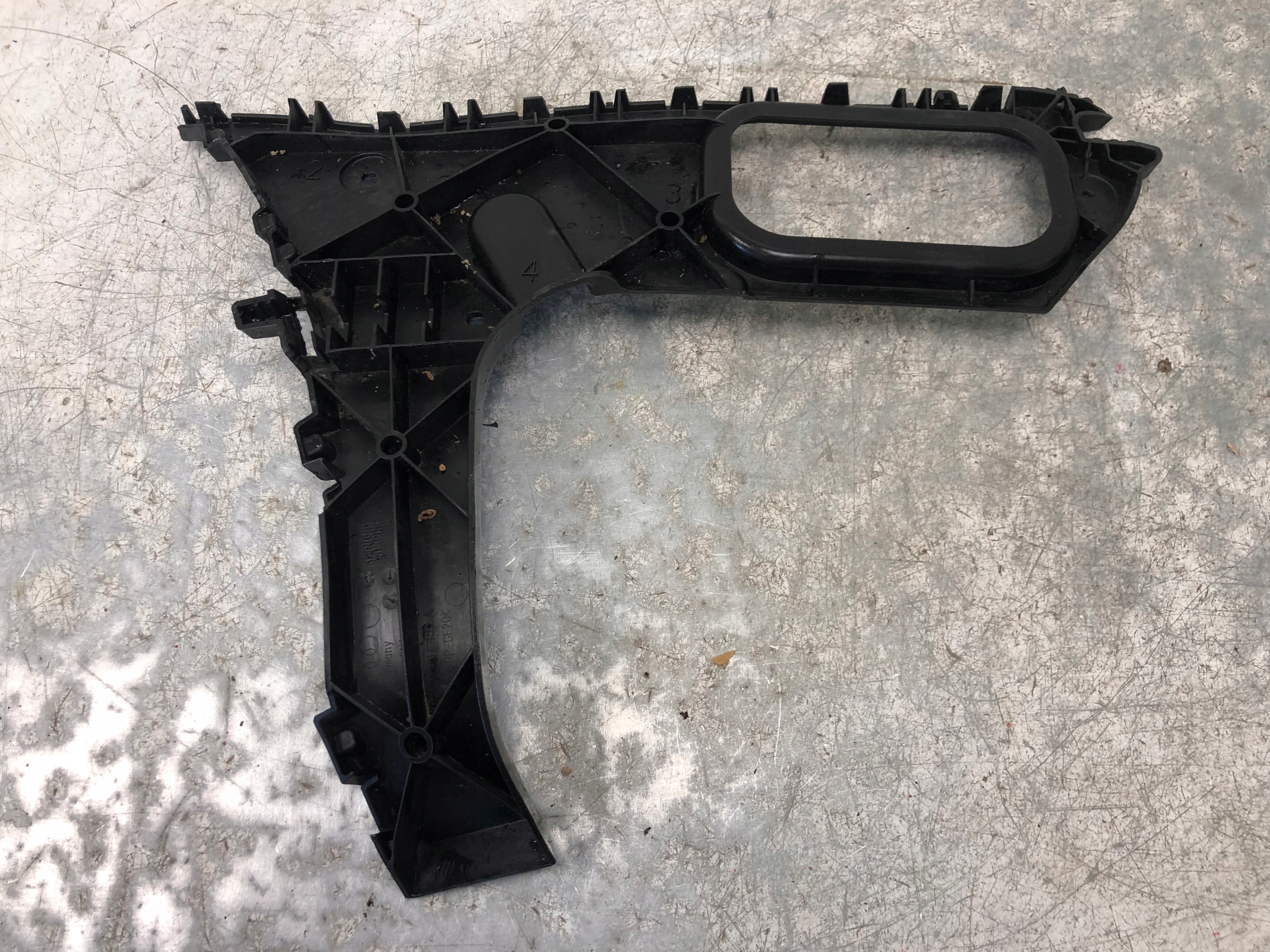 bumper bracket left rear part AUDI Q7 4L0807453A
