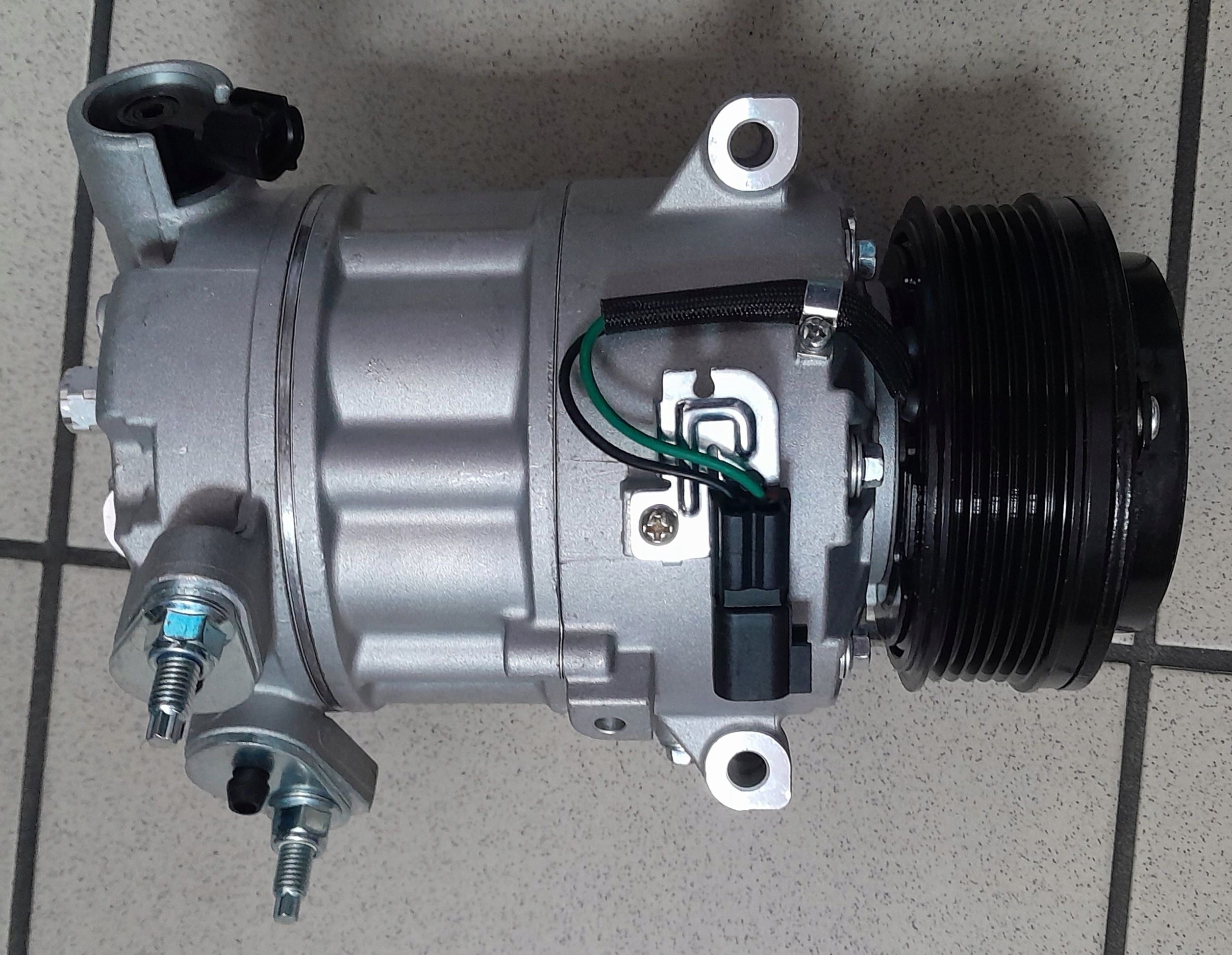 KOMPRESOR POMPA KLIMATYZACJI FORD TRANSIT MK8 KK31-19D629-CA