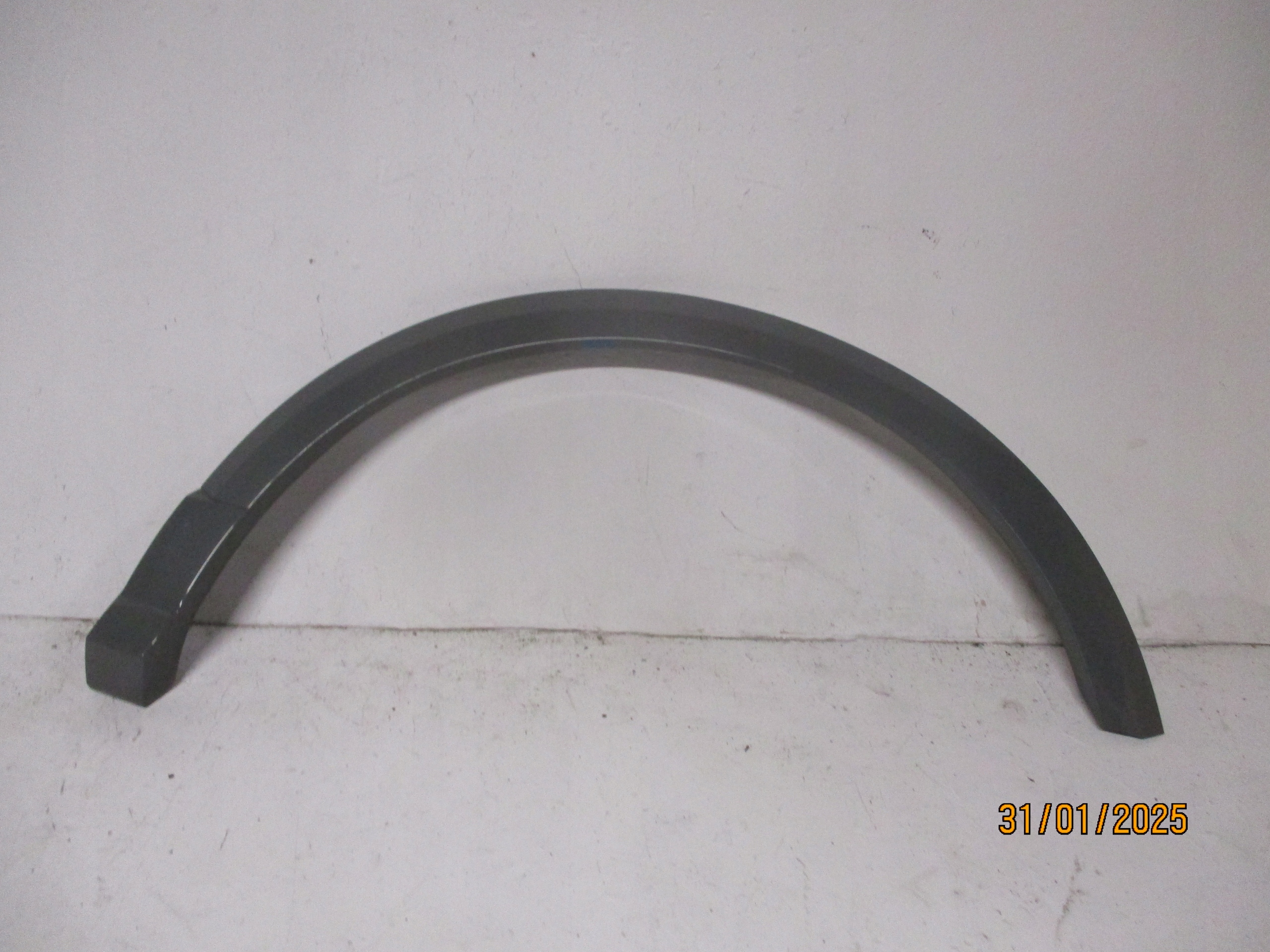 modanatura parafango sinistra AUDI Q2 81A 81A853817A