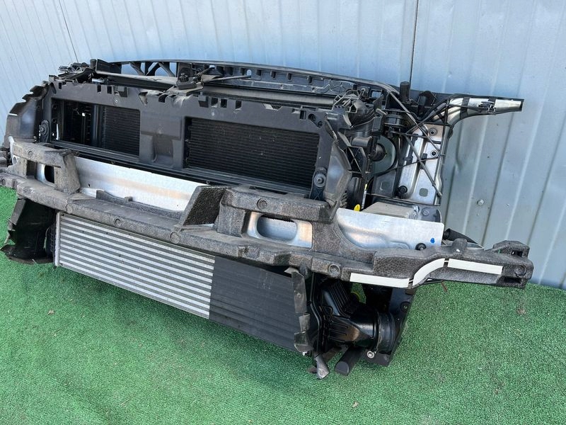 AUDI A4 B9 8W 2.0 TFSI PAS PRZEDNI CHŁODNICE Producent części Audi OE