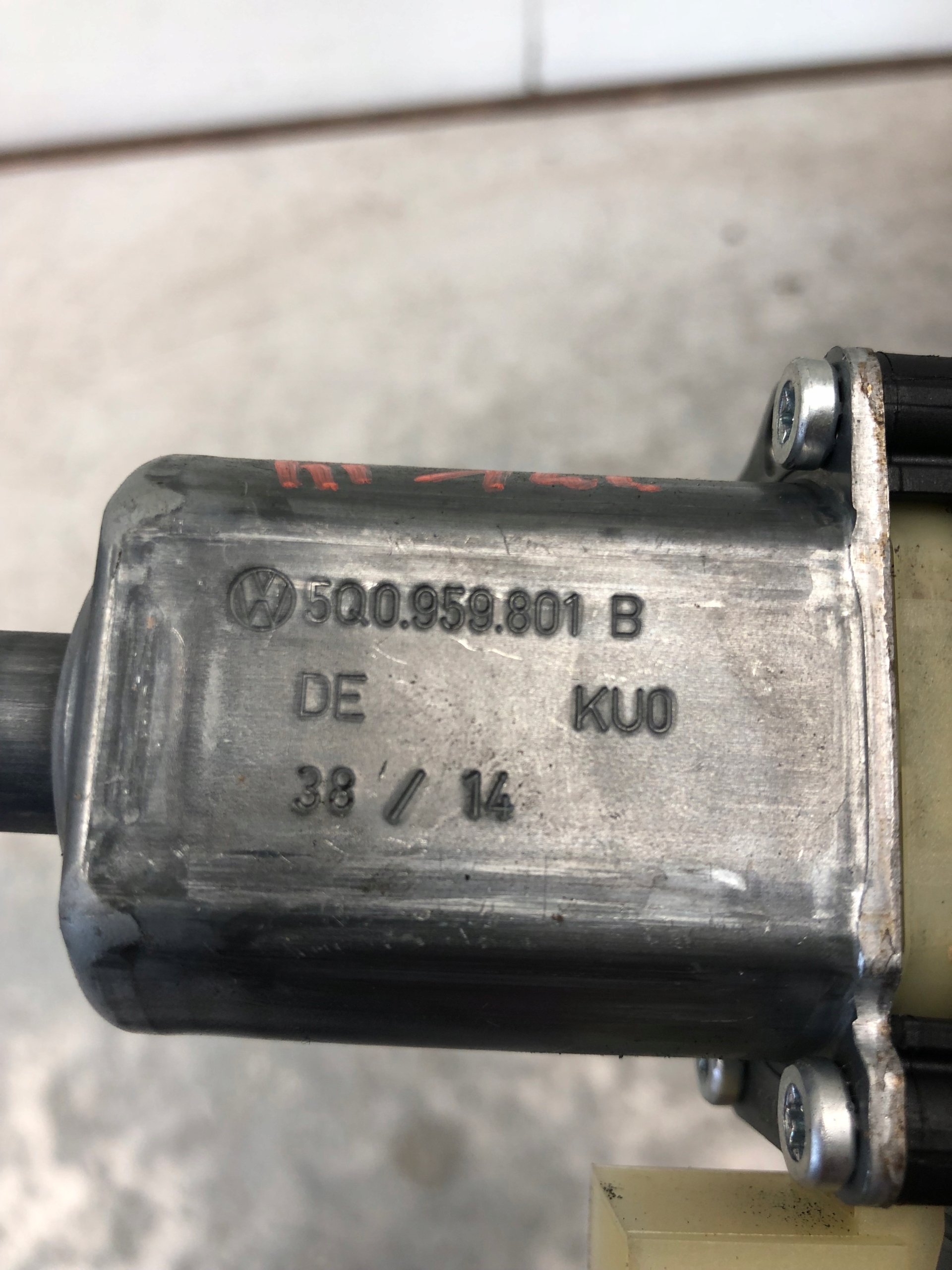 mini motor windows left front SEAT LEON III 5Q0959801B