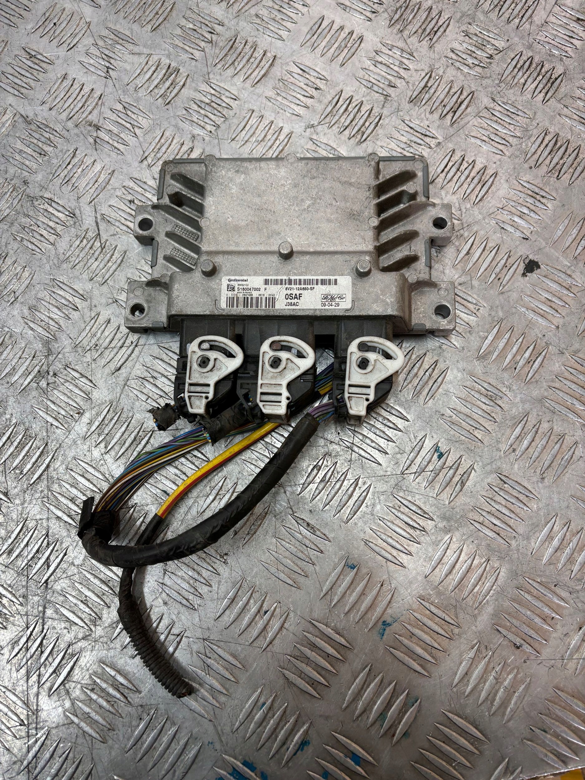 control unit of the engine computer FORD FIESTA MK7 1.258V21-12A650-SF
