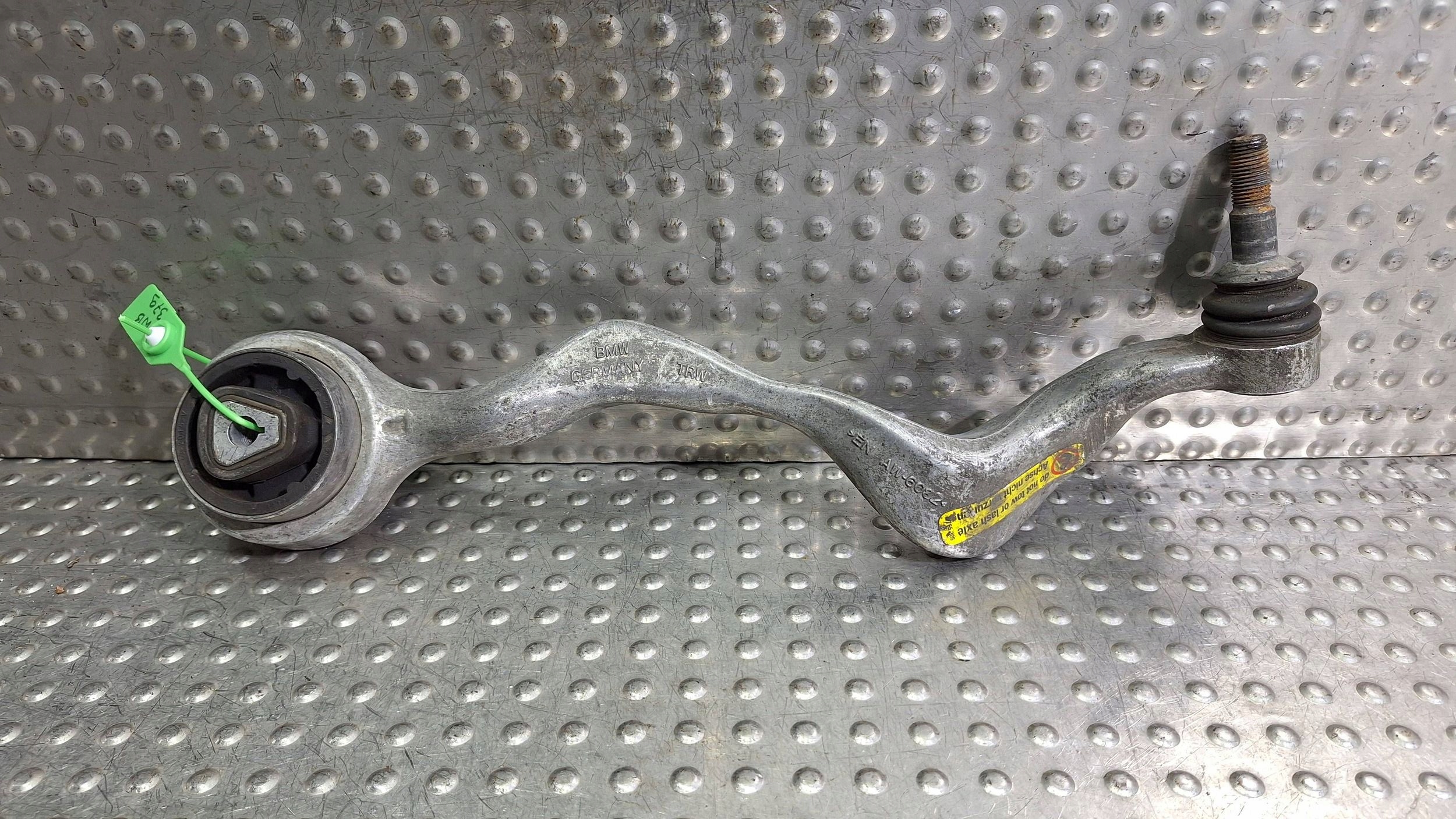rameno pravý predok 6763704 BMW E81 E82 E87 E88 E89 E90 E91 E92 E93 X1 E84