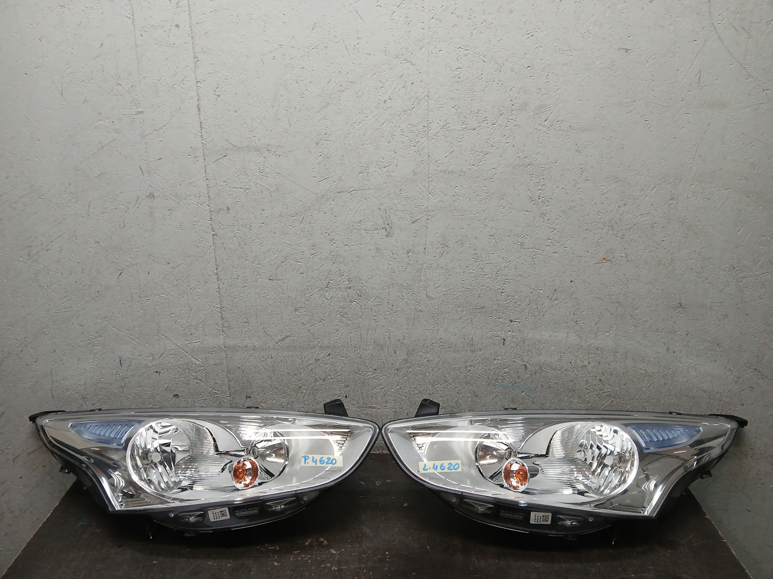 light lights front right left FORD B MAX 12- AV11-13W029AF AV11-13W030AF