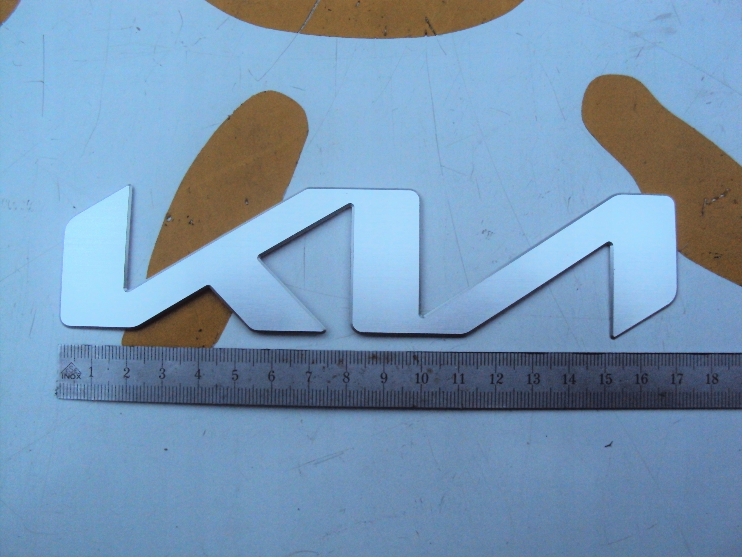 Kia sportage v эмблема logo перед метал 17cmx 4cm