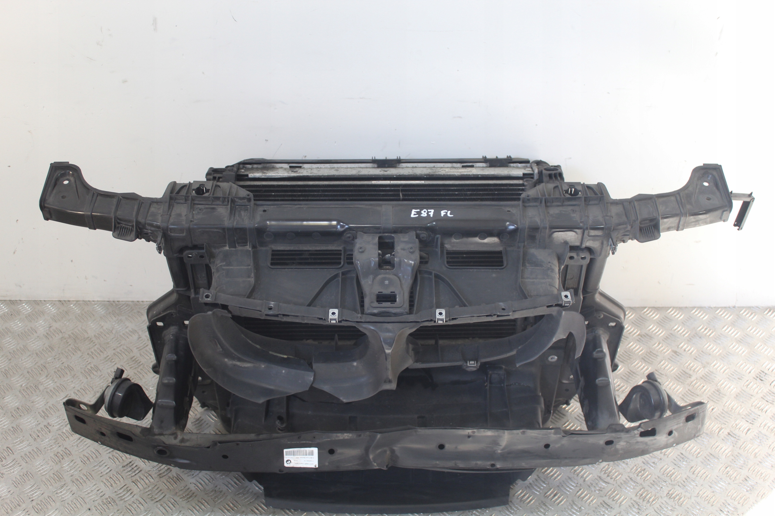 PAS PRZÓD PRZEDNI CHŁODNICE BMW 1 E87 LIFT