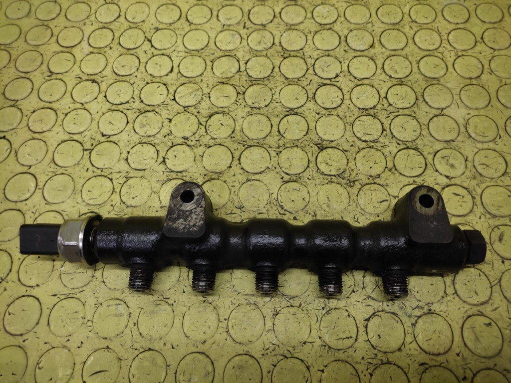 PEUGEOT 206 1.6 HDI Rampe injection 9654592680