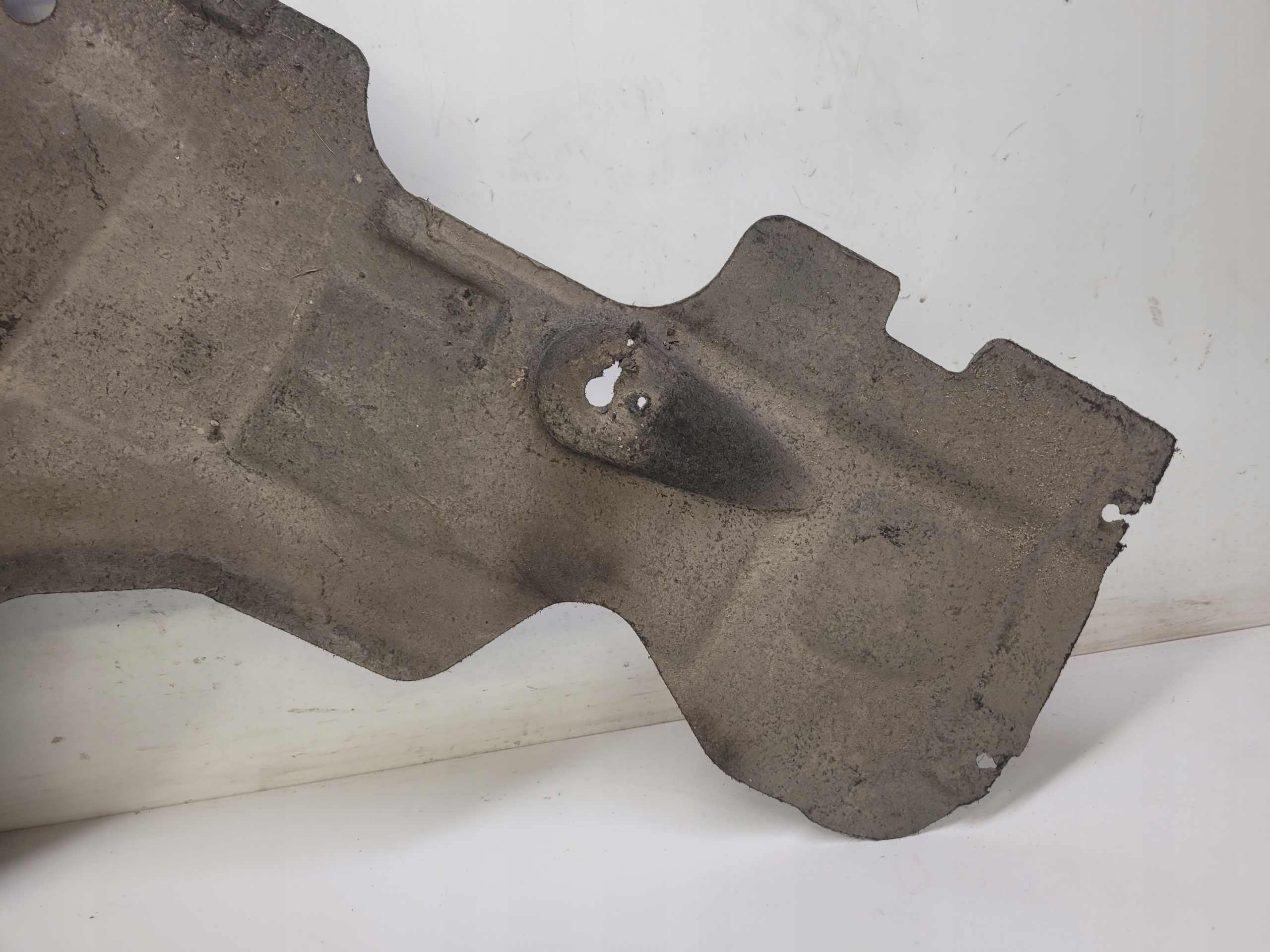 cover chassis right rear part AUDI A8 D4 4H0825214C