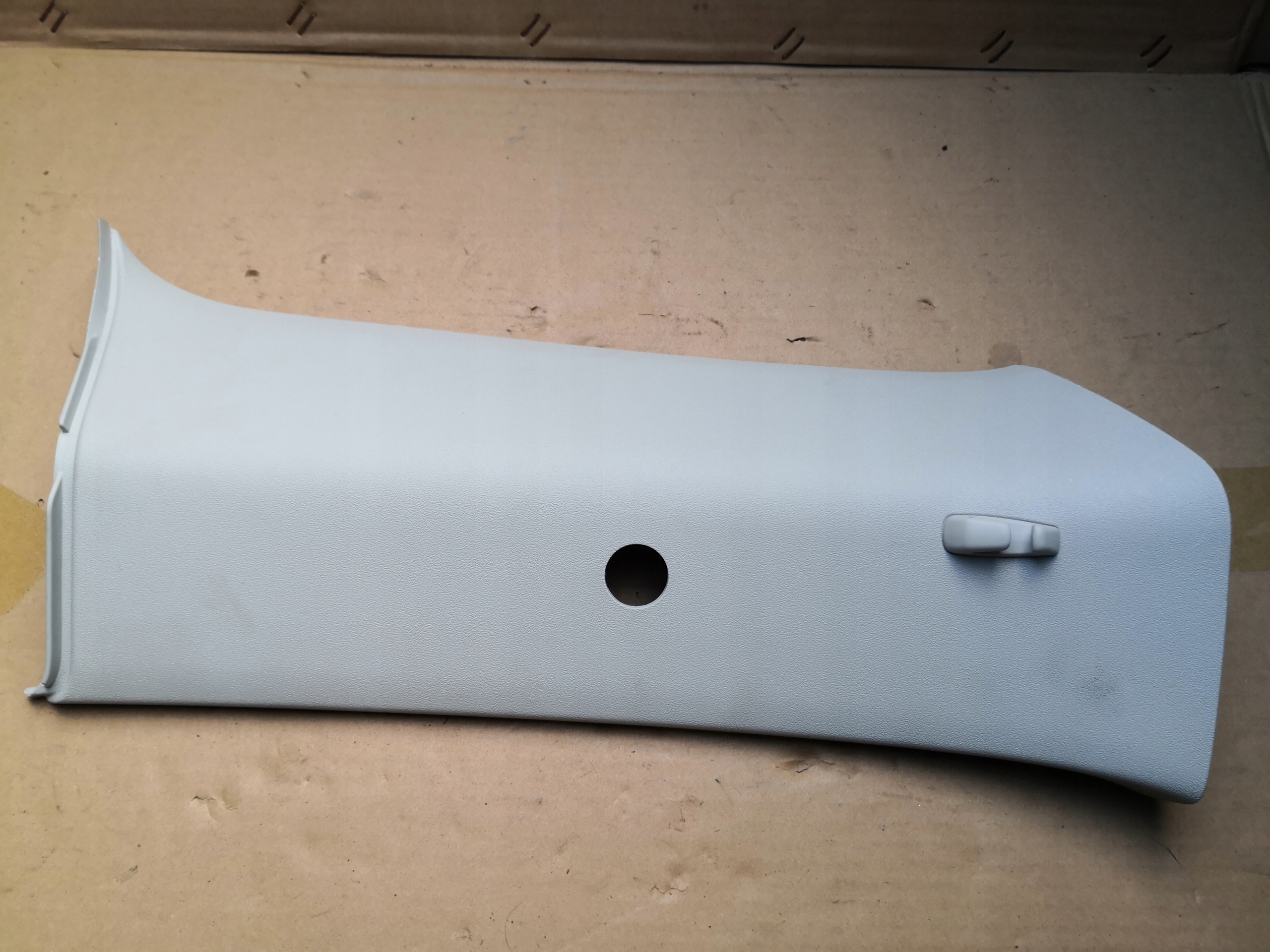cover SLUPKA left rear part VW CADDY III 2K5867287J