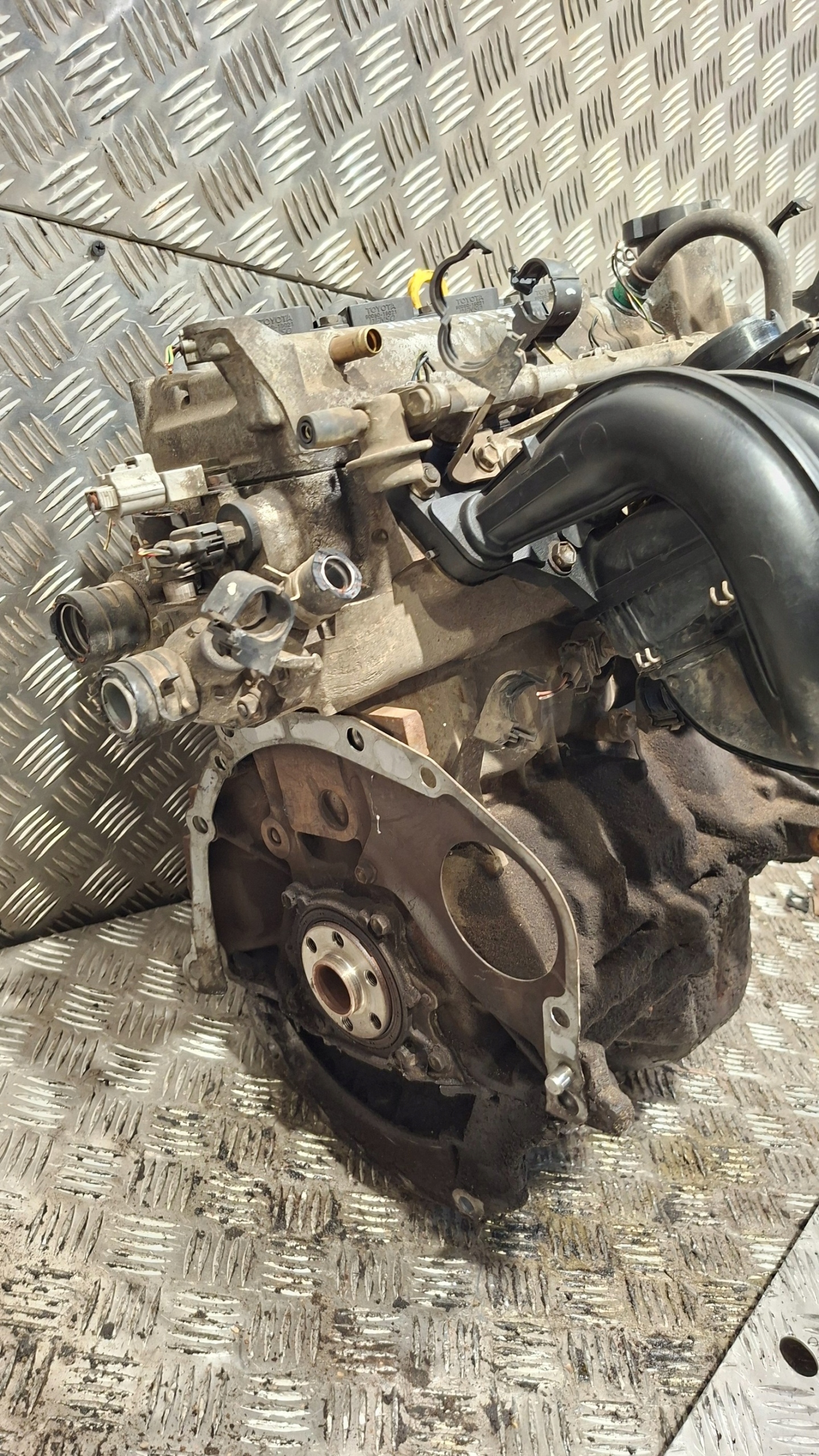 engine pillar TOYOTA YARIS and 1.0
