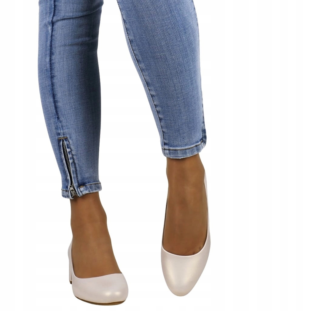 iButy DAMSKIE BUTY CZÓŁENKA NA NISKIM OBCASIE BEŻOWE PERŁOWE WKŁADKA SKÓRA Długość wkładki 23.5 cm