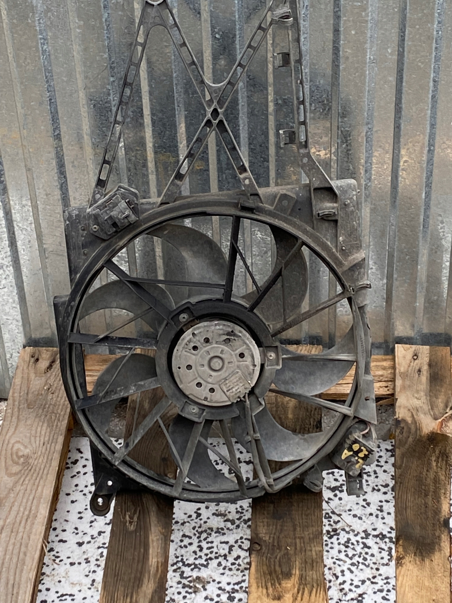 ventilátor chladiče ZAFIRA A 2.0 DTI 0130303246