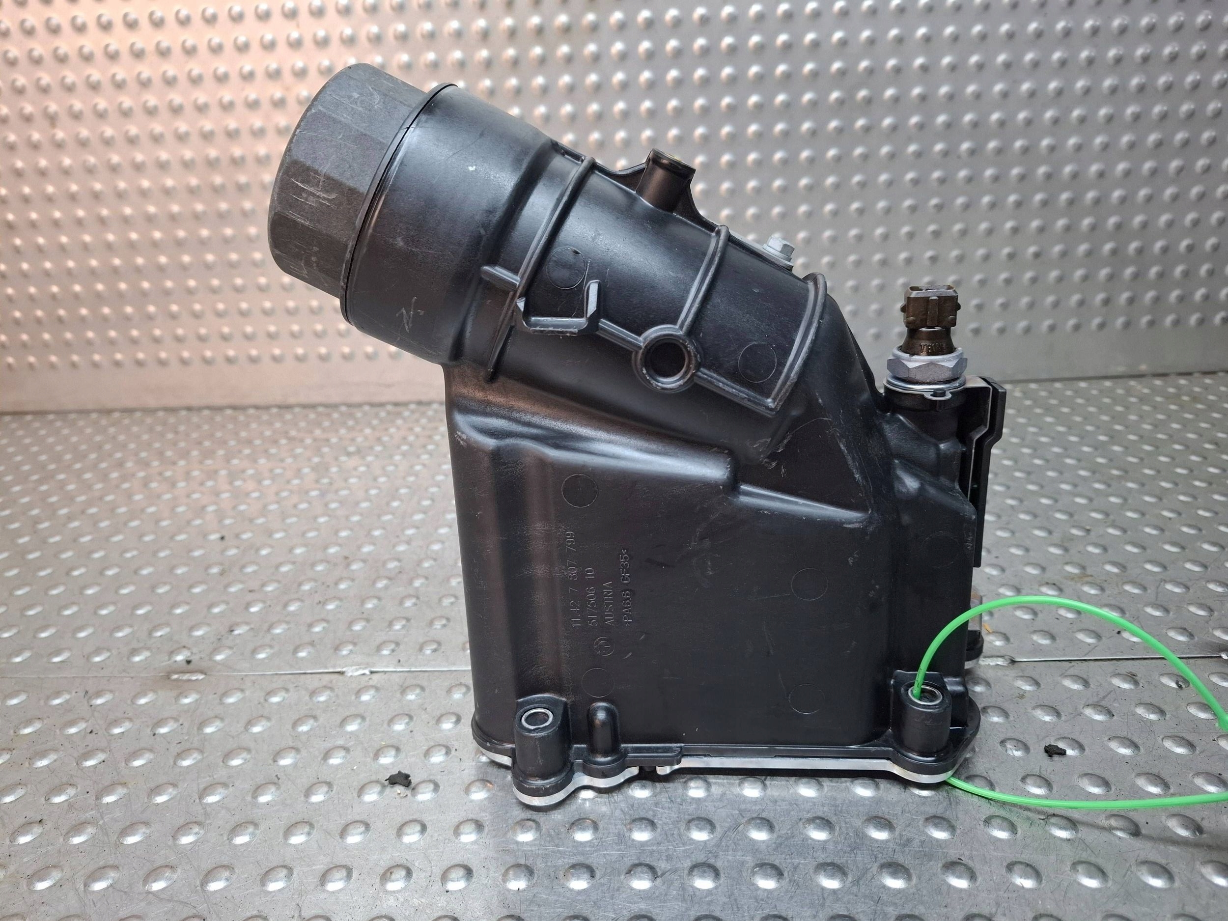 Boîte Filtre Huile 7807799 BMW E90 E83 E87 E91 E60 E88 E92 E93 2.0D N47