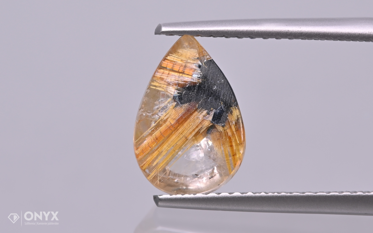 Křemen s rutilem mělký slzný 11x7,5 mm