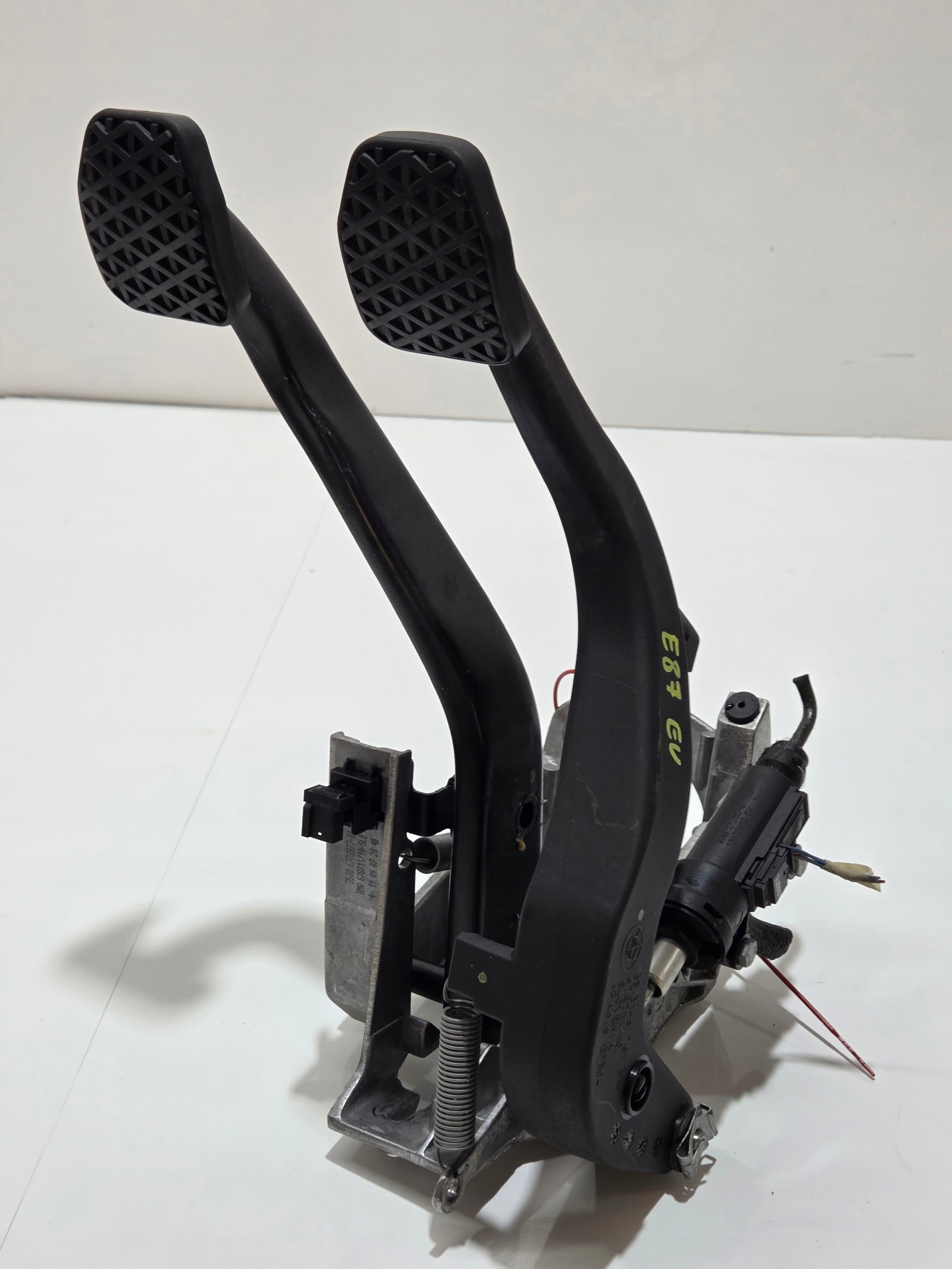 PEDAL kočnice kvačila BMW E87 EUROPA 6761310
