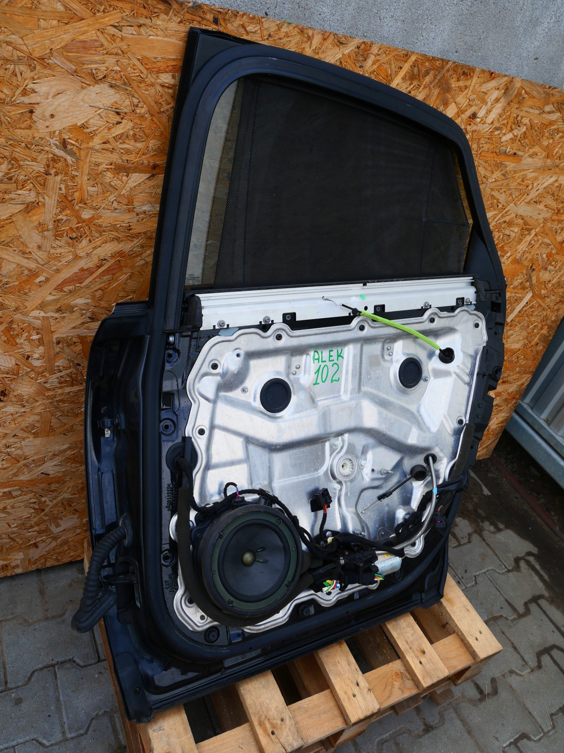 dveře pravé záď AUDI A8 D3