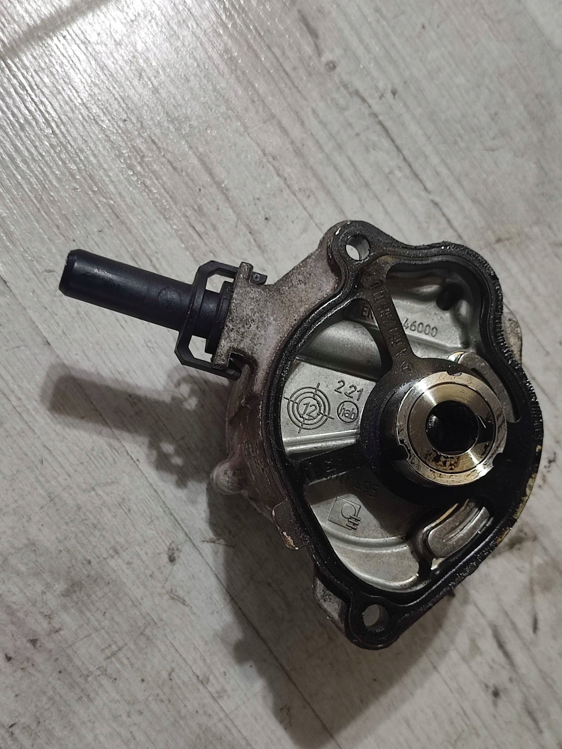 Mercedes-Benz GLK (X204) 2013 pump vacual / Vacum