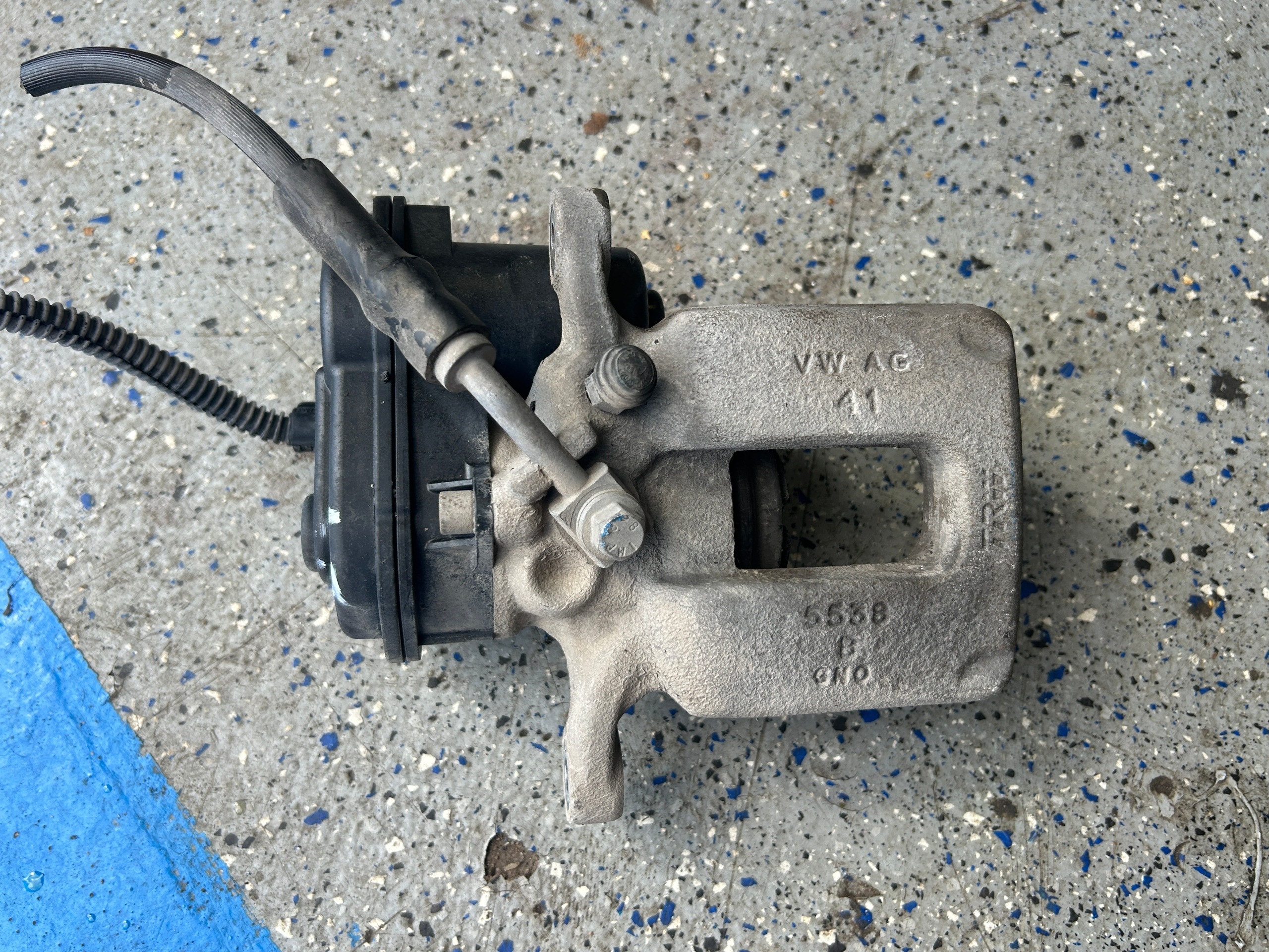 AUDI Q3 8U caliper brake rear part left right