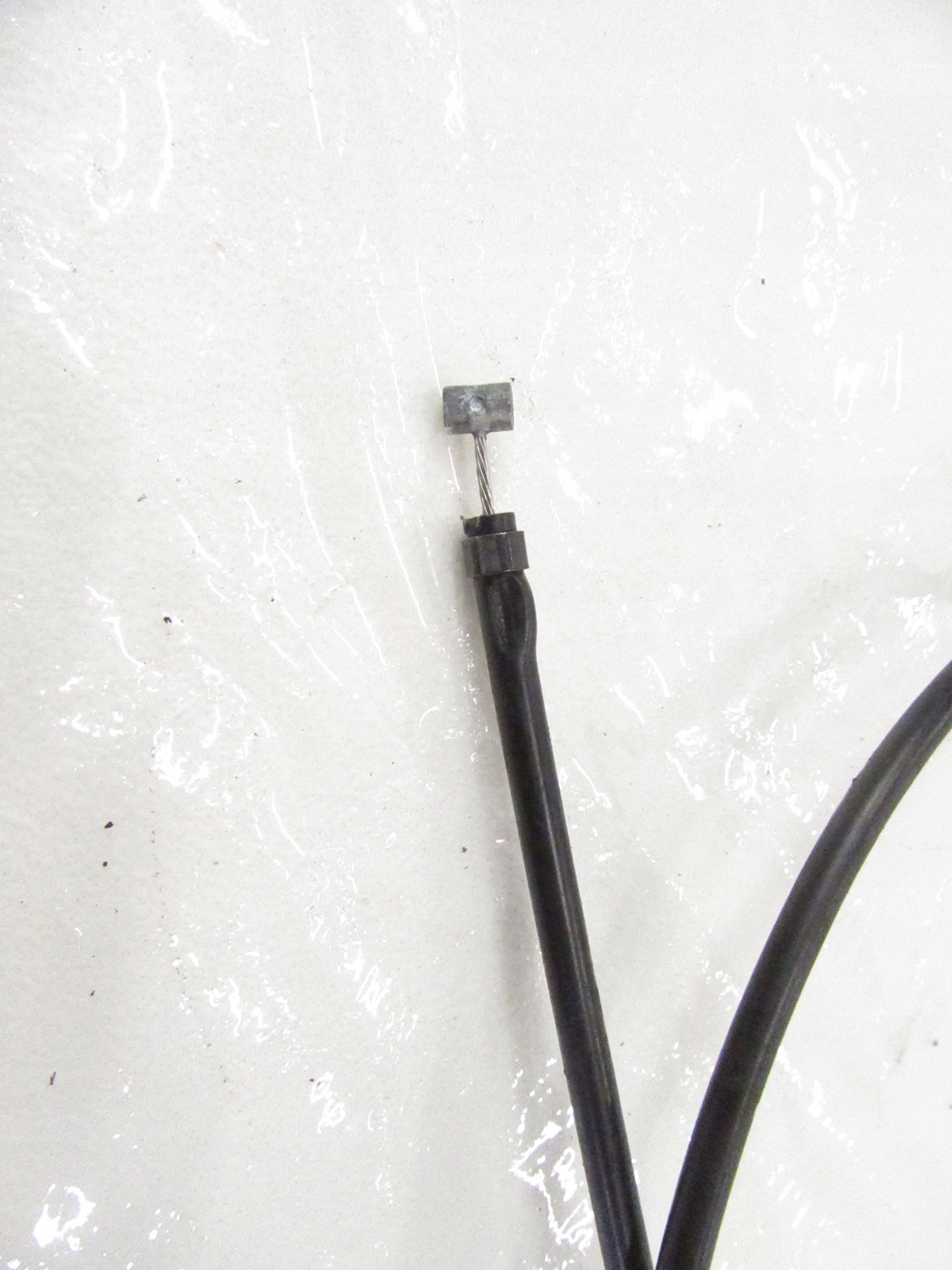 Mécanisme pour l’ouverture du capot Câble BMW e81 e84 e87 e88 e90 e91 e92 e93 EUROPA