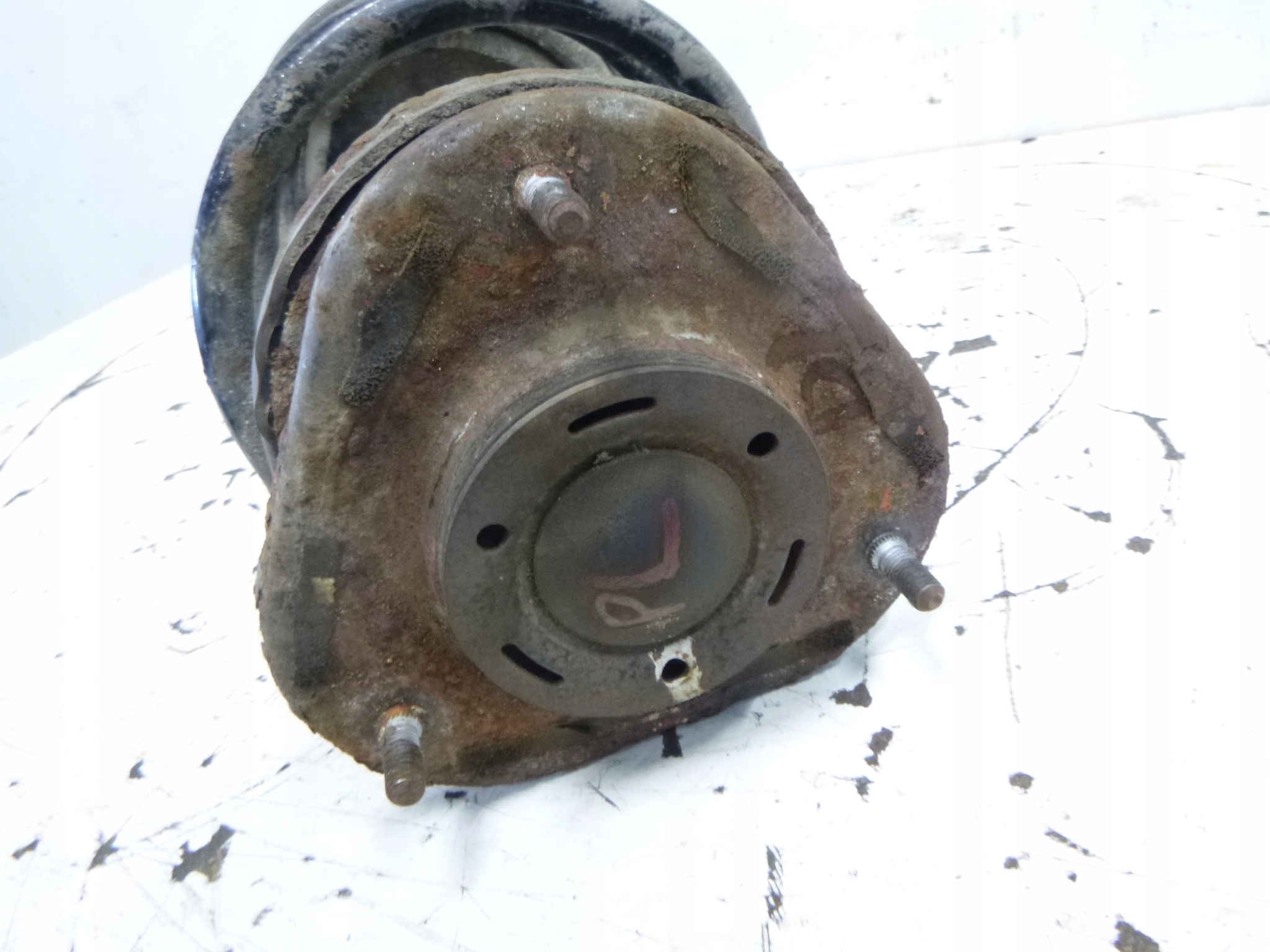 shock absorber front left Toyota Corolla Verso 2.0 d 2003r.