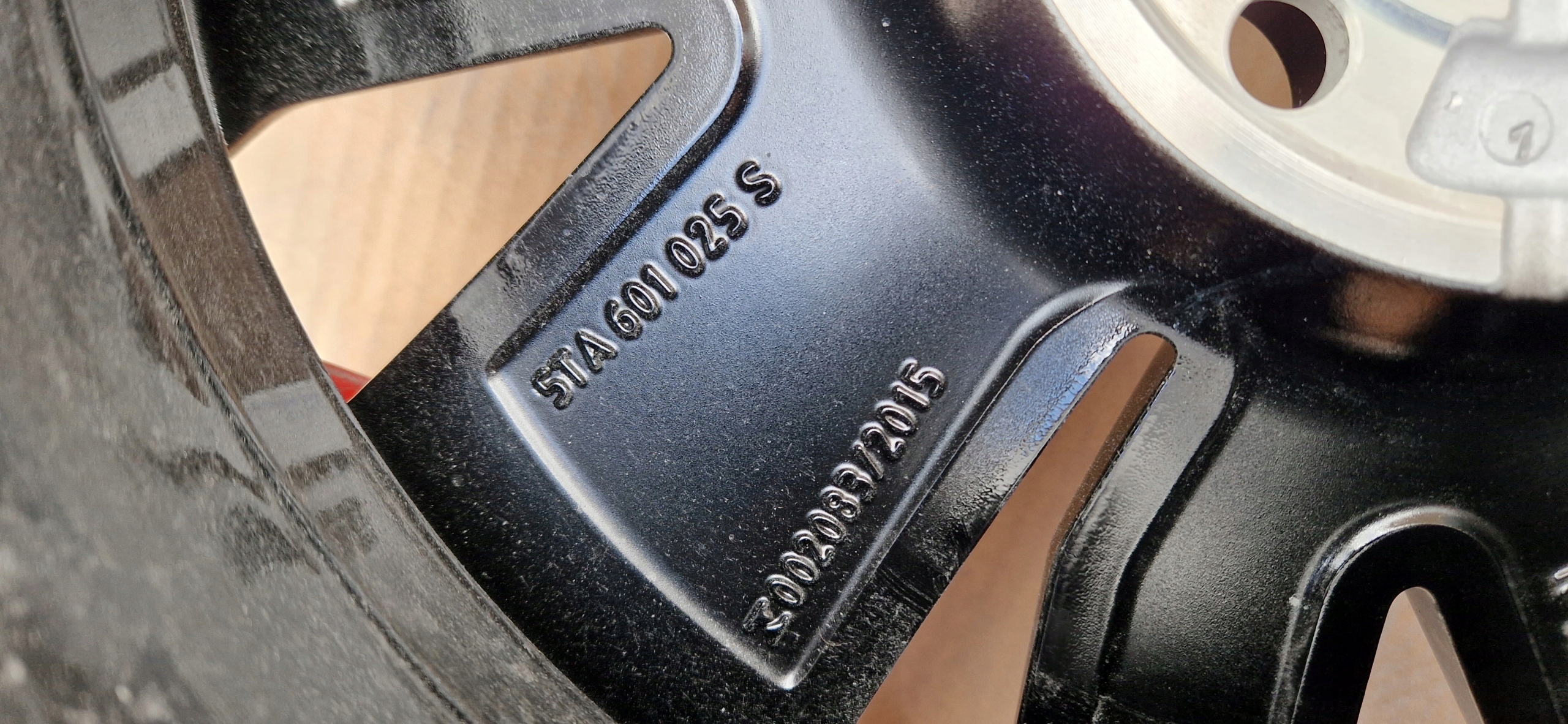 disc tyres TOURAN GOLF 8 VIII 205/60/16 new LATO
