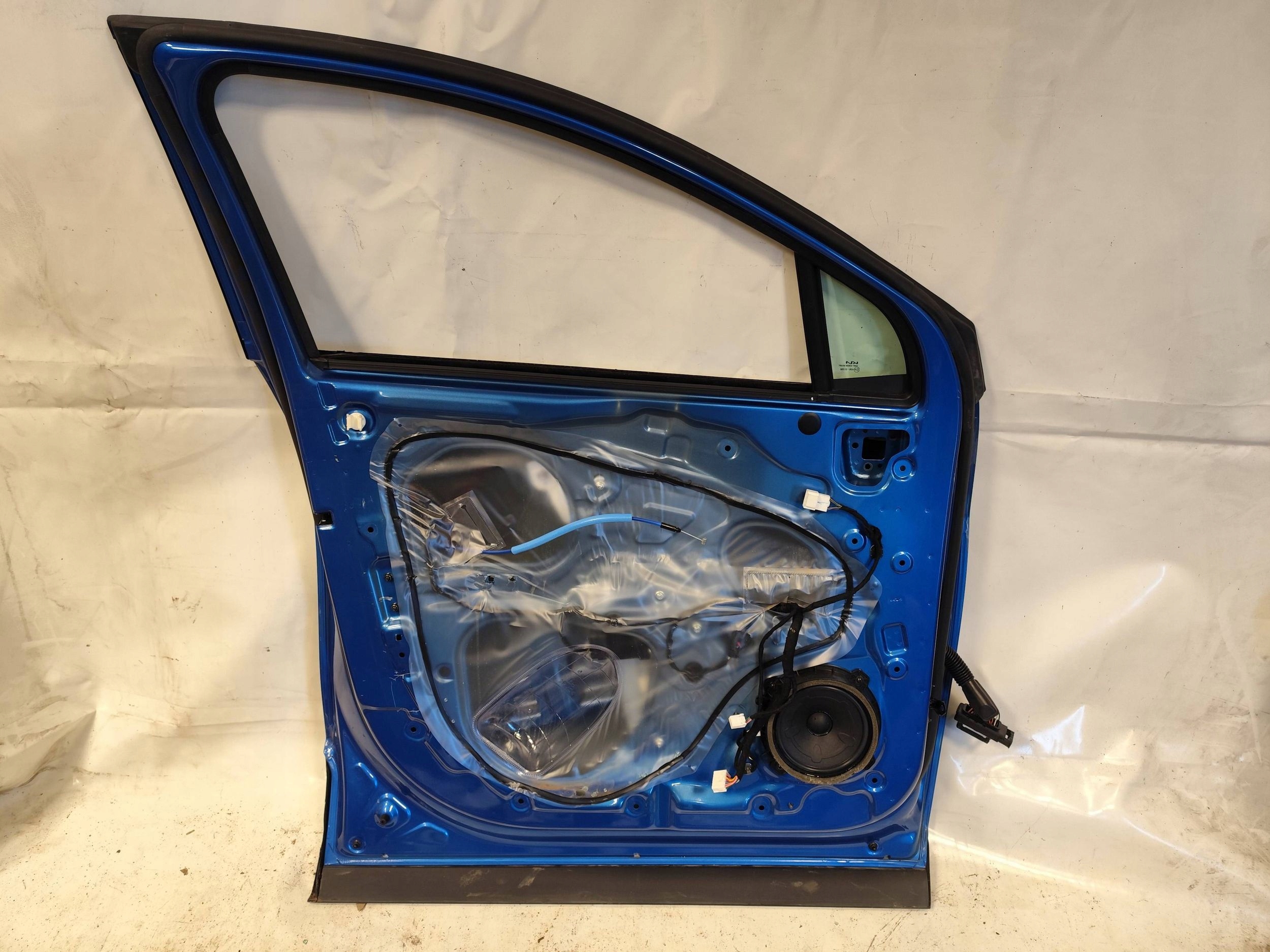KIA SPORTAGE V door front left complete
