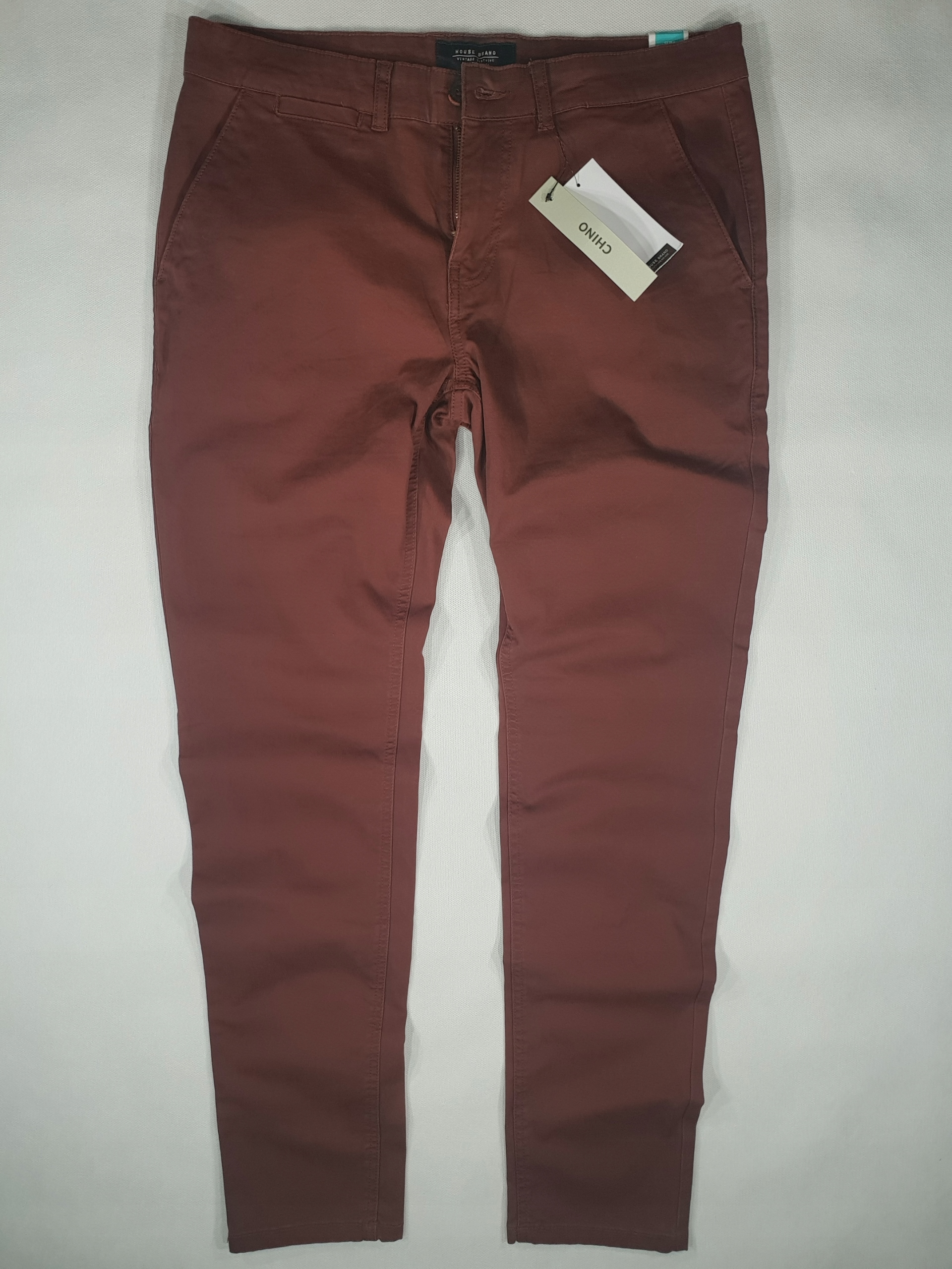 

House H68 ceglaste badge logo chino M long 82cm
