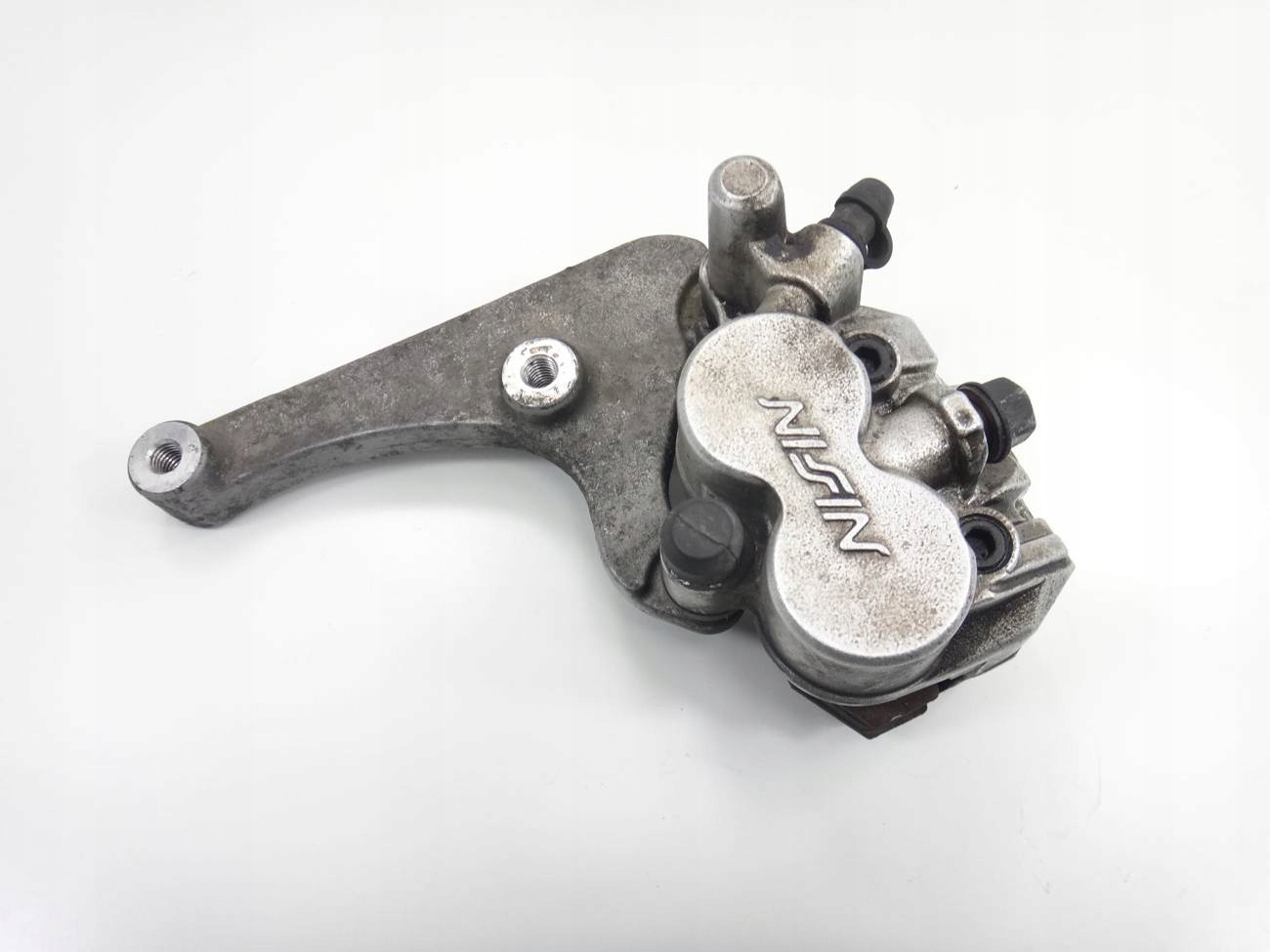 0DG90922R10 - PEUGEOT SATELS 125 06-12 ТОРМОЗНОЙ СУППОРТ ЗАДНИЙ