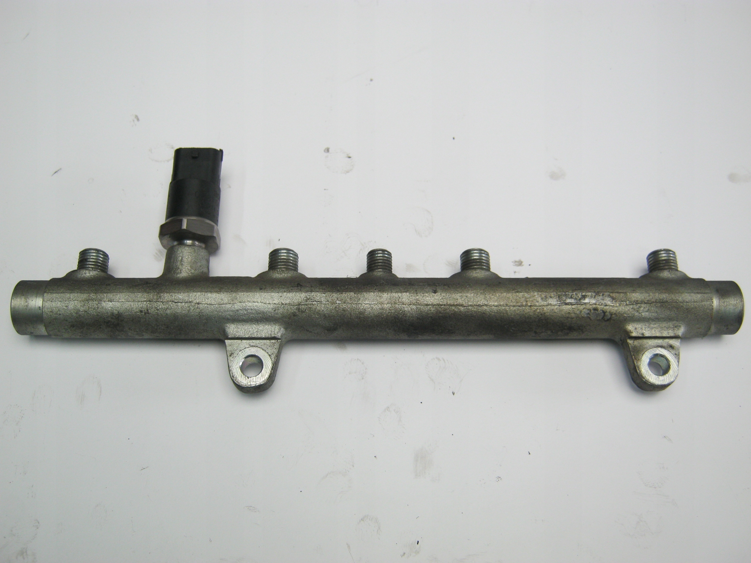 injection ramp RENAULT 1.9 DCI 0445214015