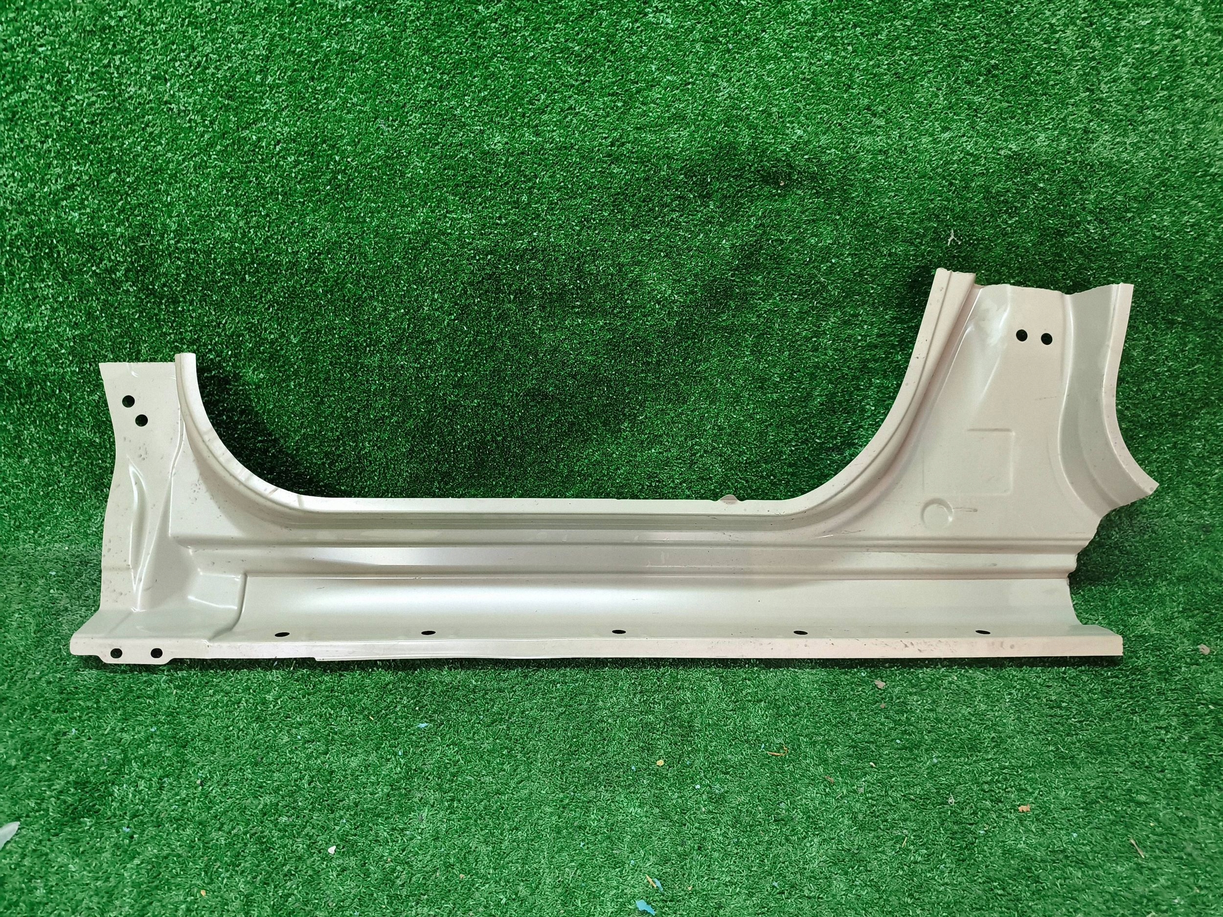 pillar threshold right SUZUKI SWIFT MK8 17- NR.SP648