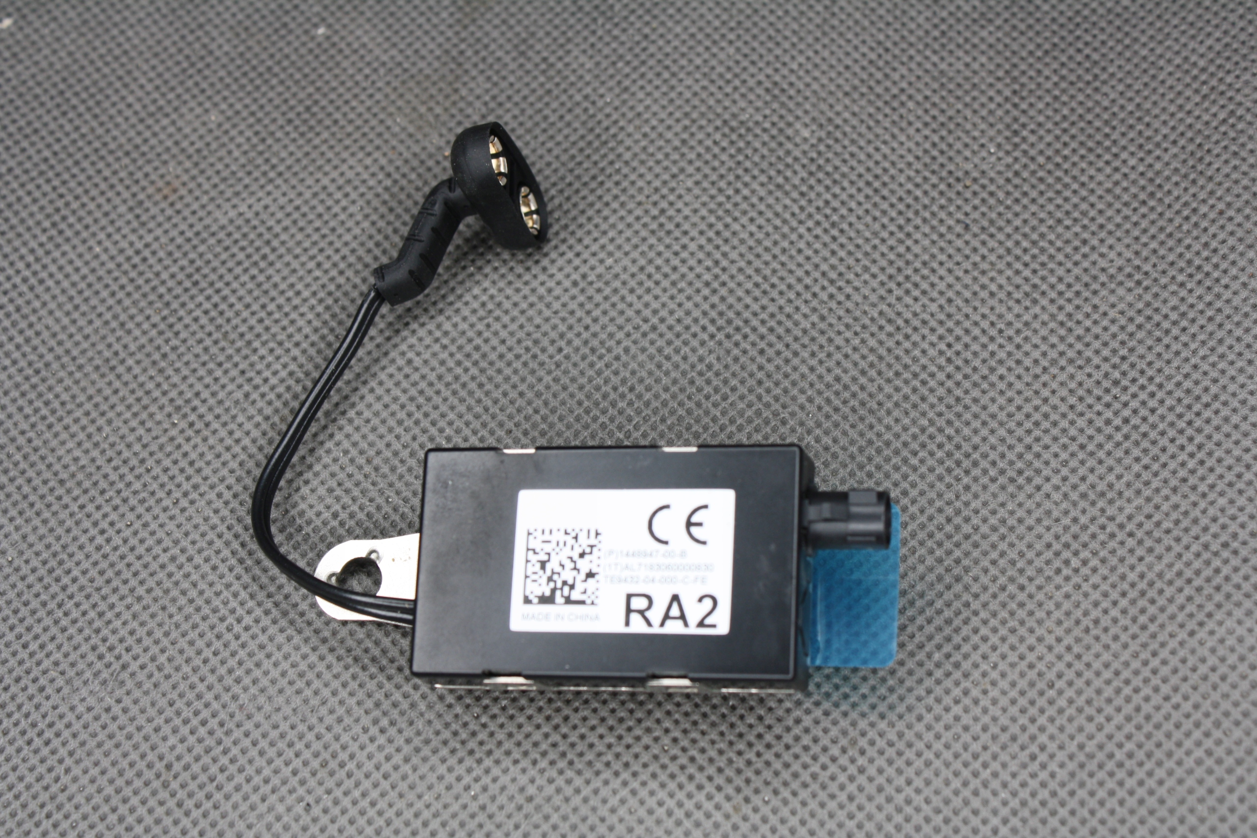 TESLA MODEL S ANTENA AMPLIFIER 1448947 00 B