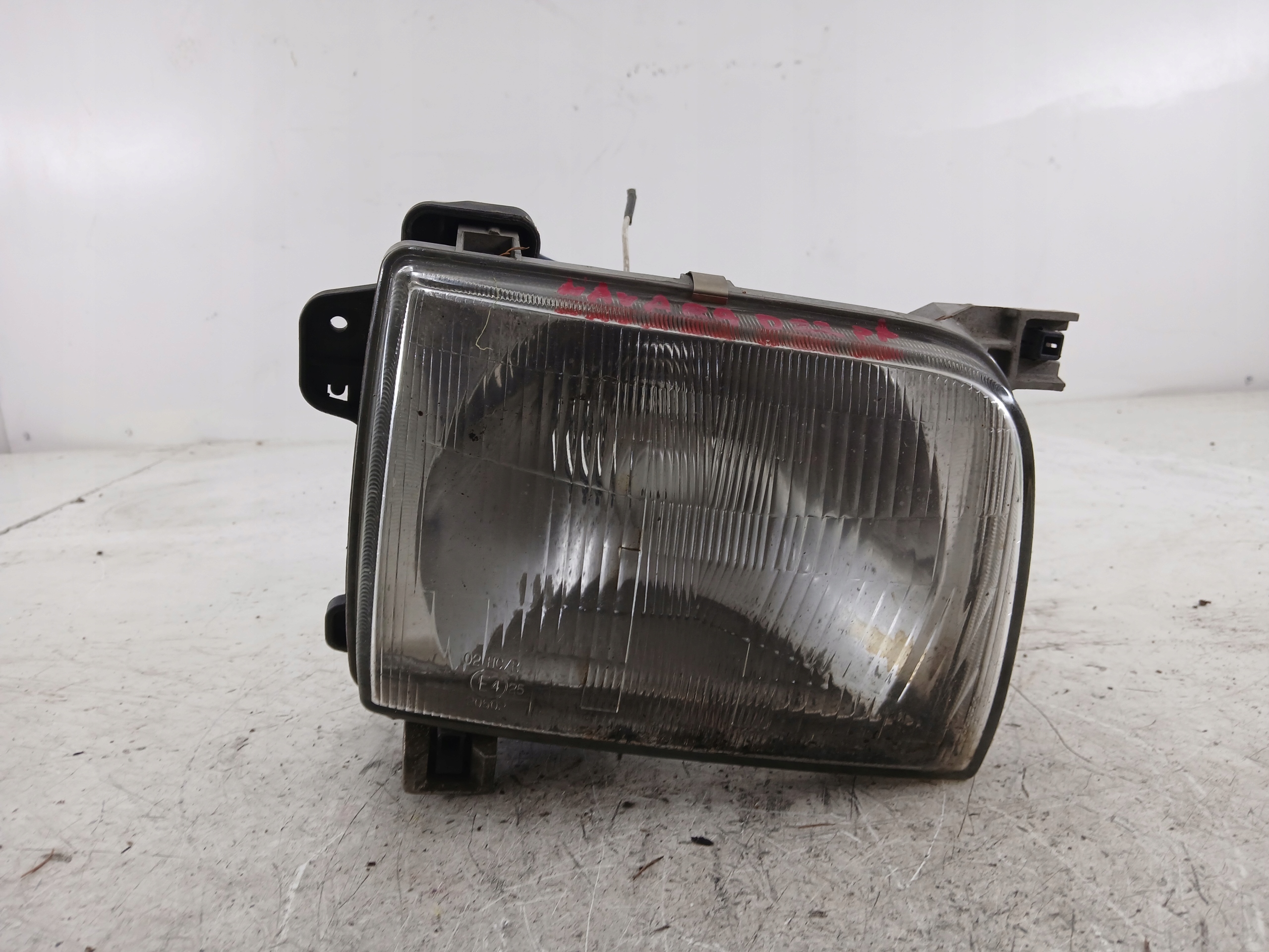 NISSAN NAVARA D22 light right front EUROPA
