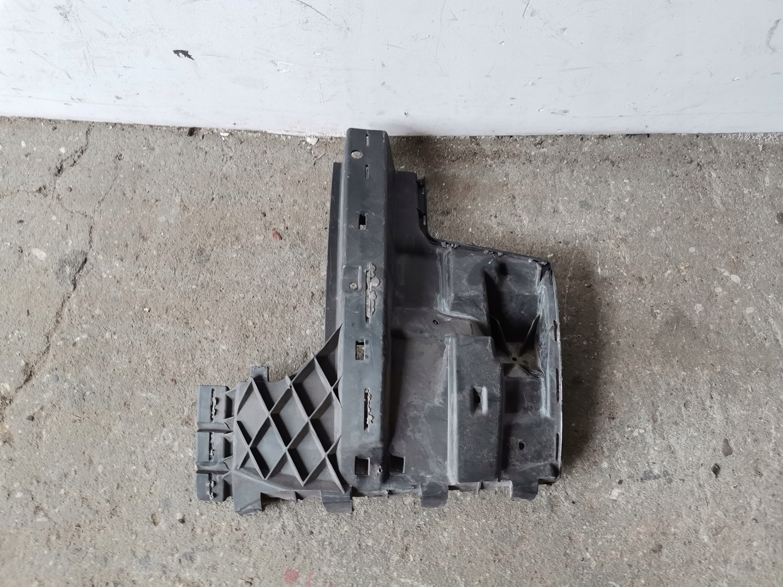 bumper bracket right rear part AUDI A8 D3 4E0807366A