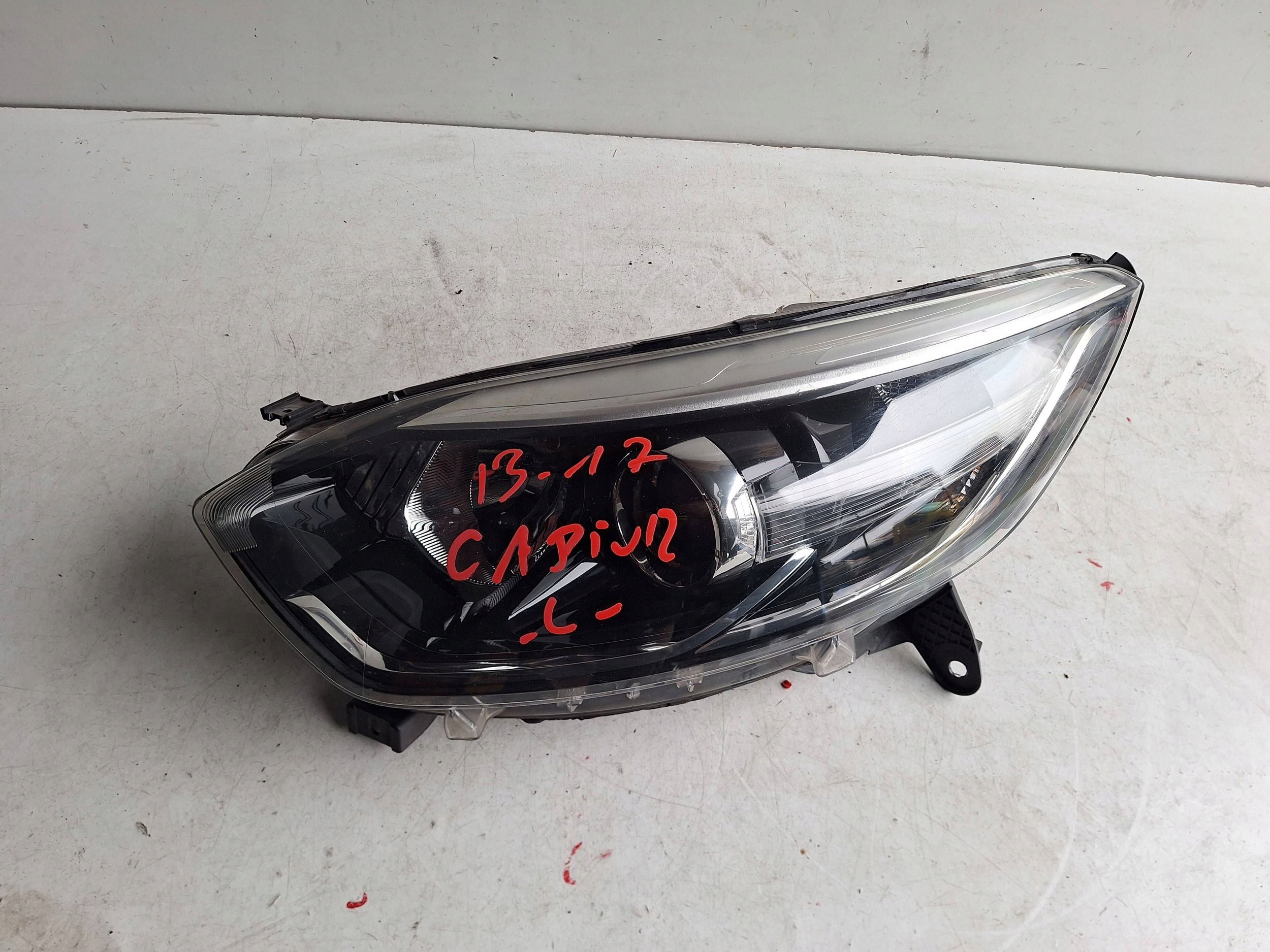 RENAULT CAPTUR and 13-17 light left UK-ANGLIK 260600093R