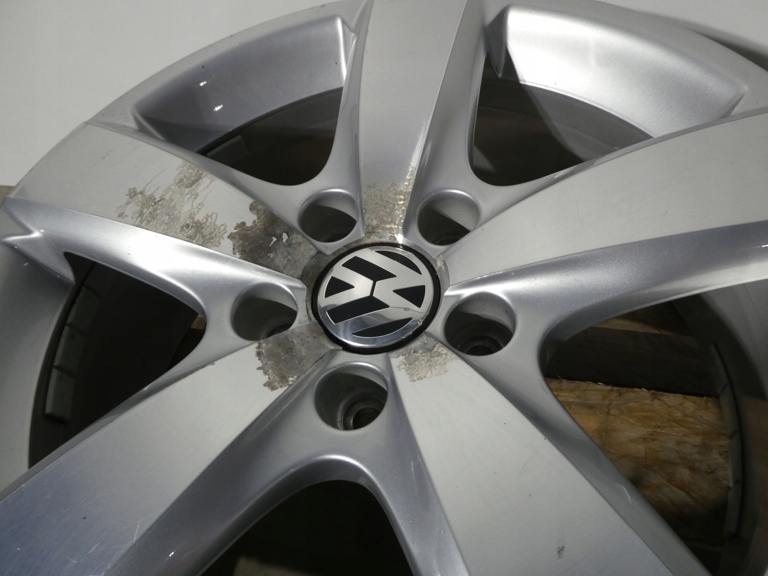 4X discs aluminium disc VW 5N0601025AG