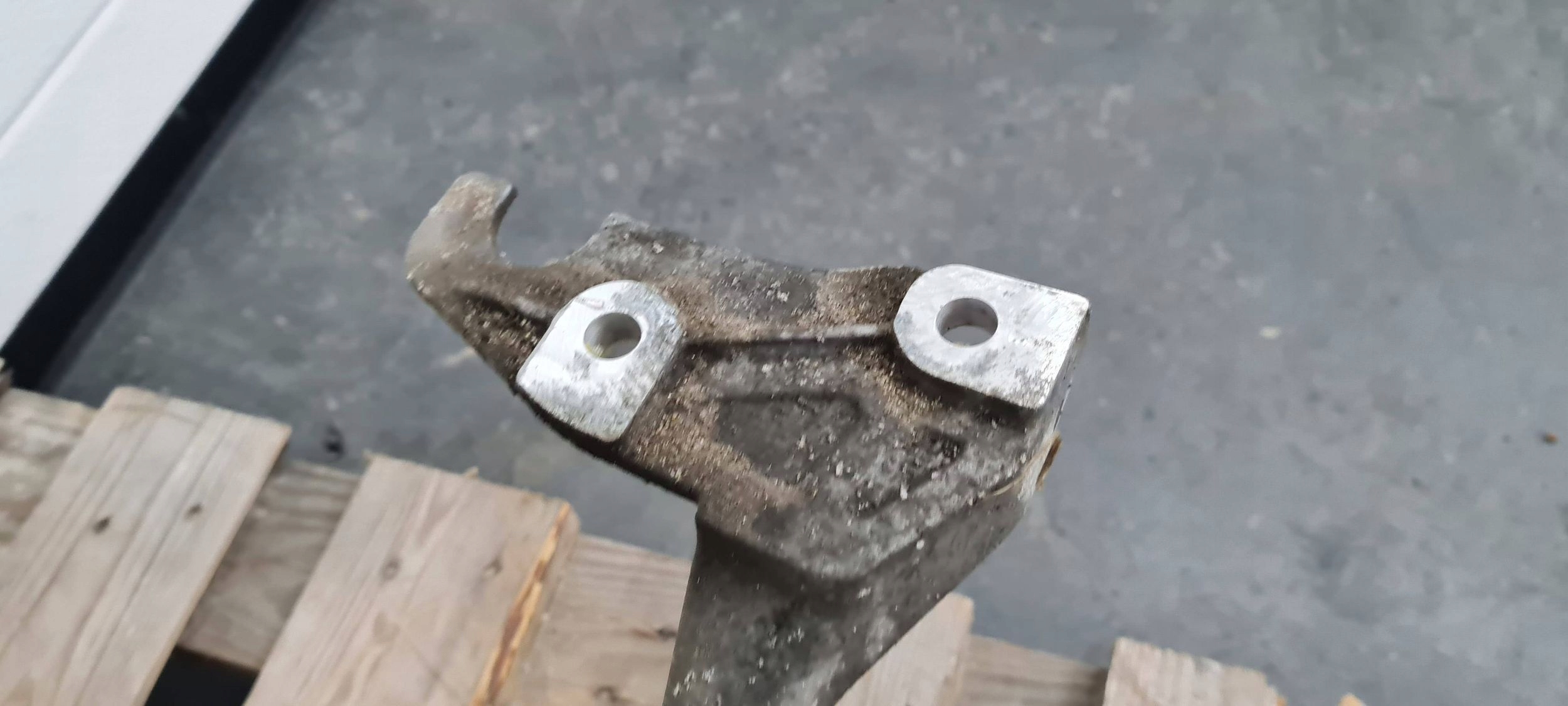 A6 C7 4G engine mount bracket holder 2.0 TDI 8K0199521Q A4 B8 A5