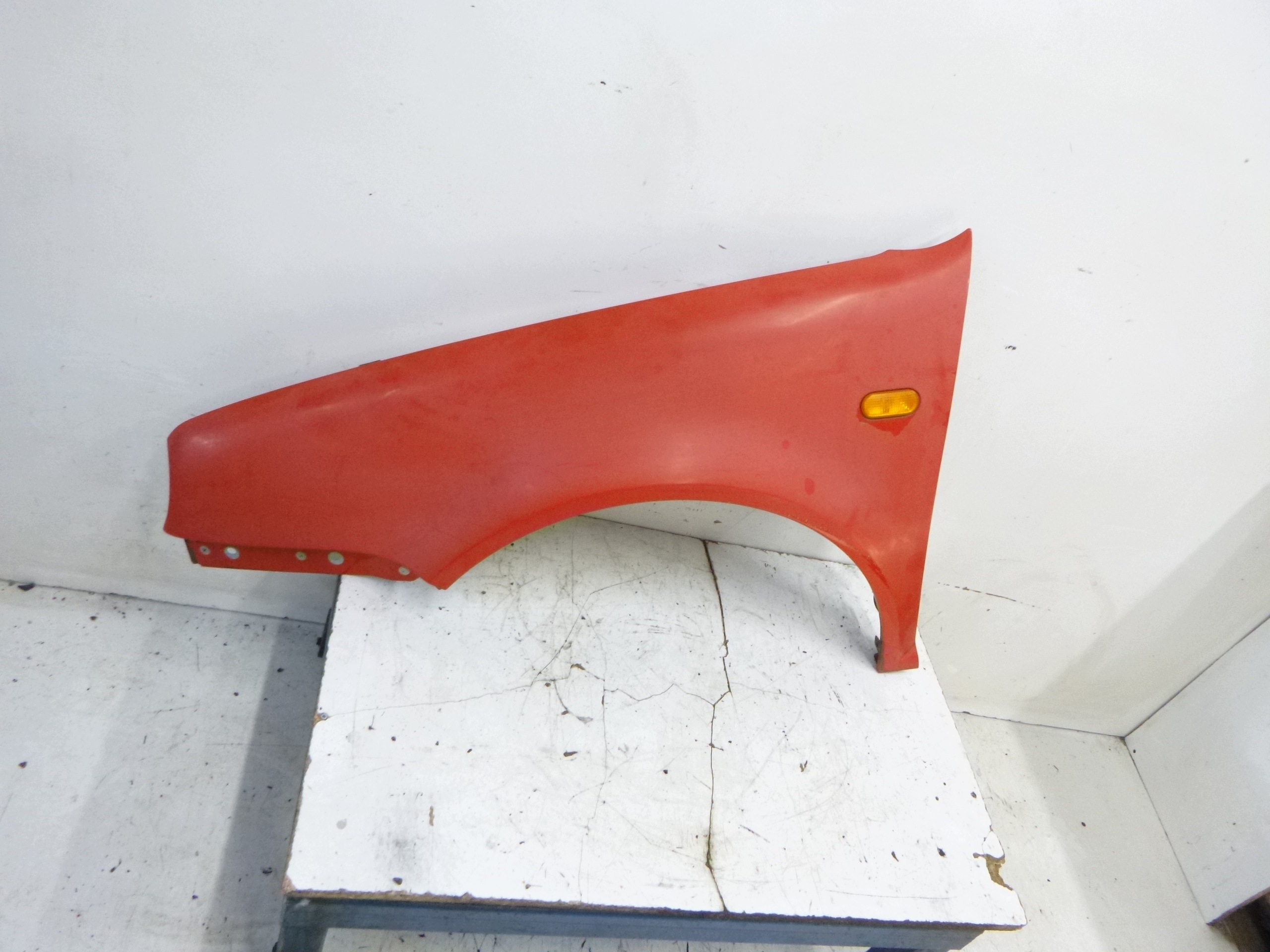 parafango sinistra VW Golf IV 4 LP3G rosso do malowania 1997–2003