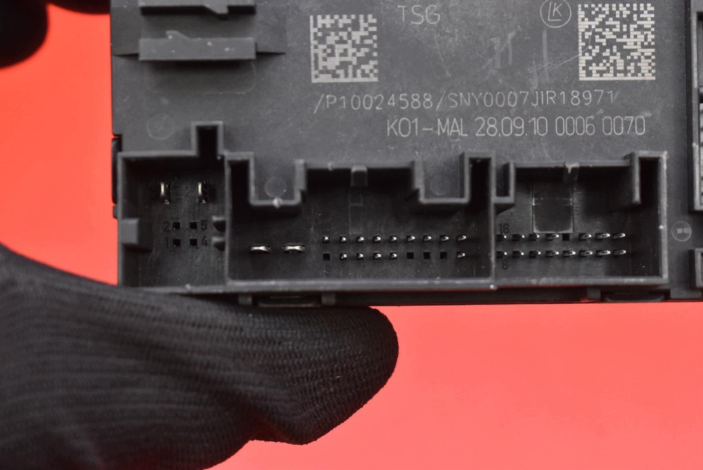 control unit module door left front 8X0959793C SKODA SUPERB 2 II 08-13