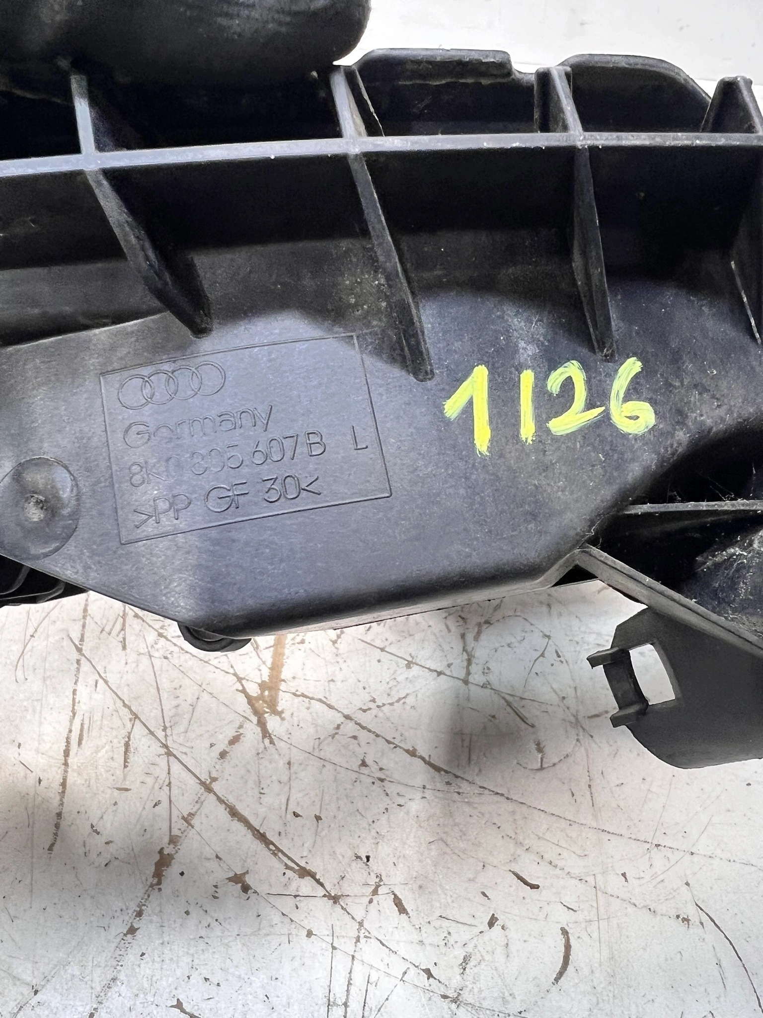 support REFLEKTORA left AUDI A4 B8 LIFT 8K0805607B 1/26
